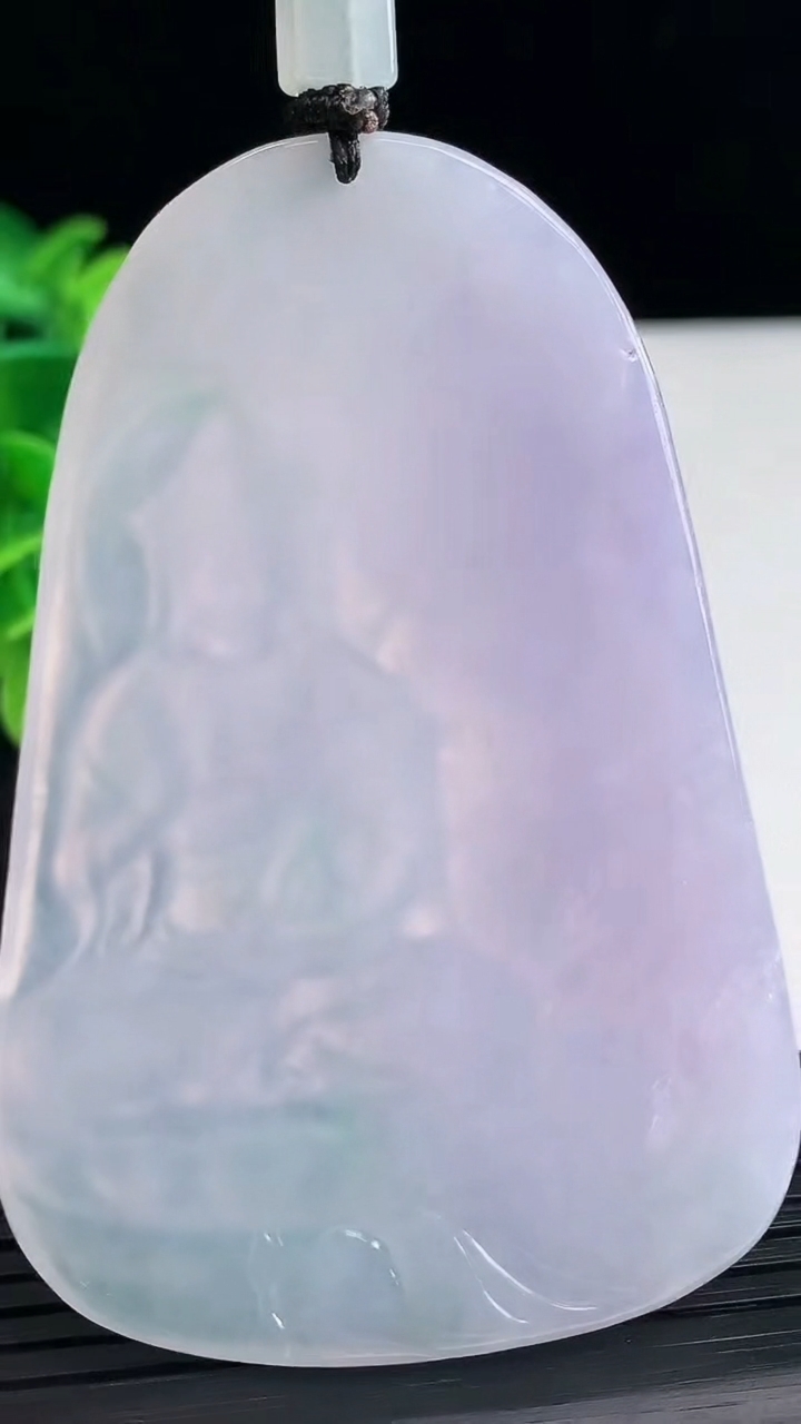 天然A货翡翠紫罗兰普贤菩萨吊坠尺寸68.6-45.5-6.3重量:43.45g
3月31日