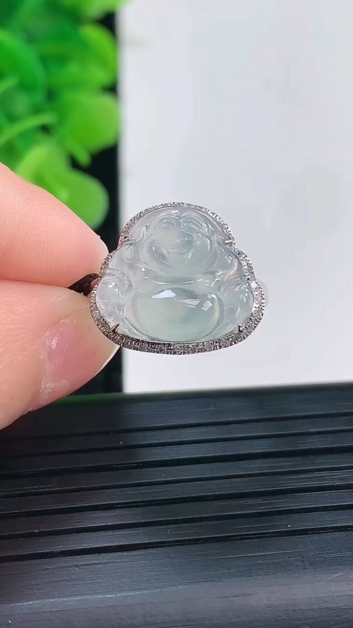 天然A货翡翠种白冰佛公戒指尺寸17.2-14.5-16.5裸石12.7-14.3重量:2.36g20