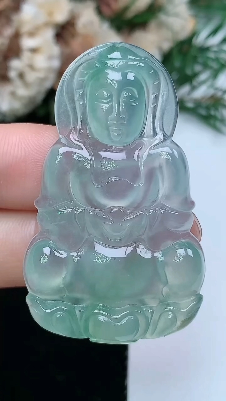 天然A货翡翠观音菩萨吊坠，尺寸44.8-27.2-4.2，重量:8.85g
3月31日