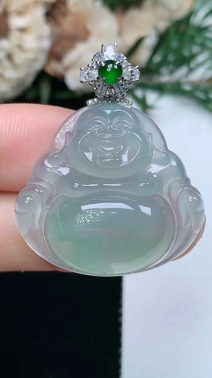 天然A货翡翠佛公吊坠，尺寸24.6-27.7-5.6，重量:7.06g
3月31日