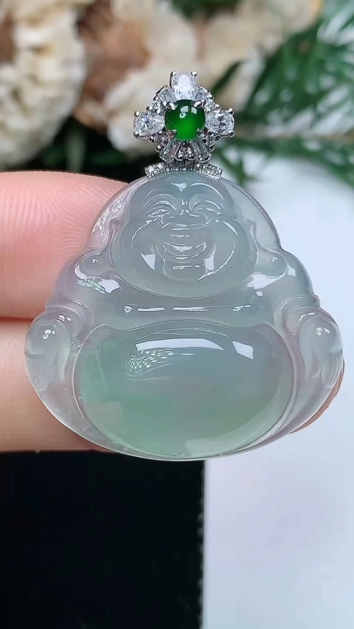 天然A货翡翠佛公吊坠，尺寸24.6-27.7-5.6，重量:7.06g
3月31日