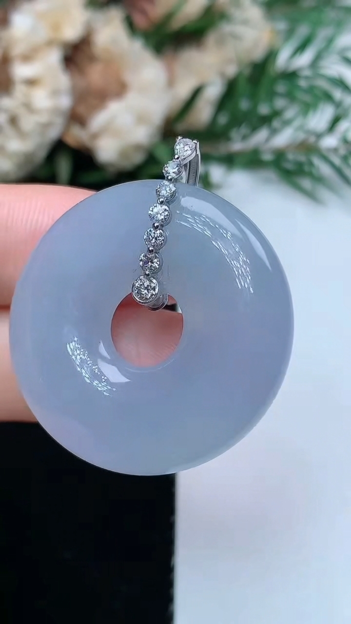 天然A货翡翠紫罗兰平安环吊坠，尺寸29.9-6，重量:11.61g
3月31日