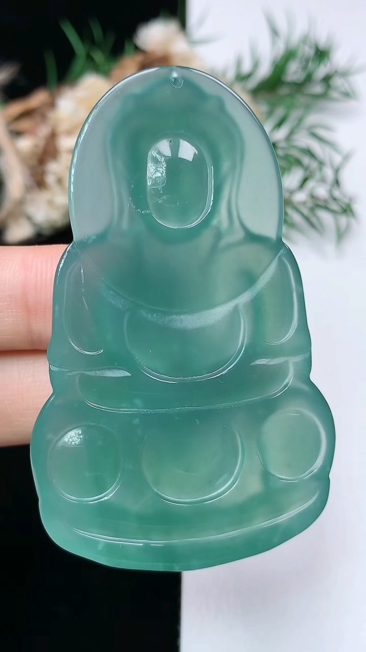 天然A货翡翠蓝水观音菩萨吊坠，尺寸60.8-37.3-5.5，重量:22.22g
3月31日