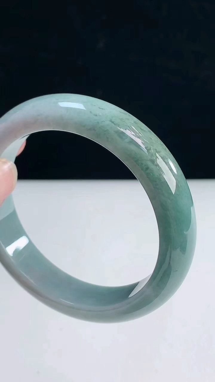 圈口55-56翡翠a货蓝水宽边手镯尺寸55.4-13-8.3重:60.48g843月31日