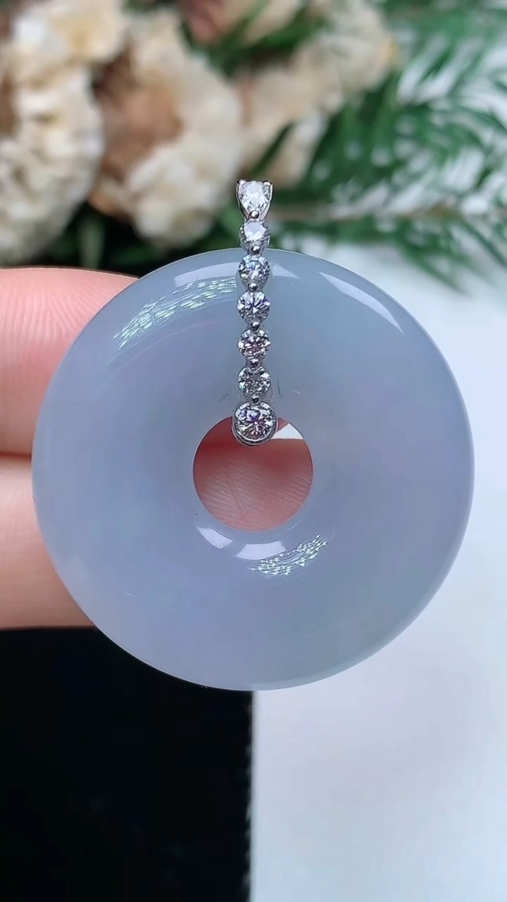 天然A货翡翠紫罗兰平安环吊坠，尺寸29.9-6，重量:11.61g
3月31日