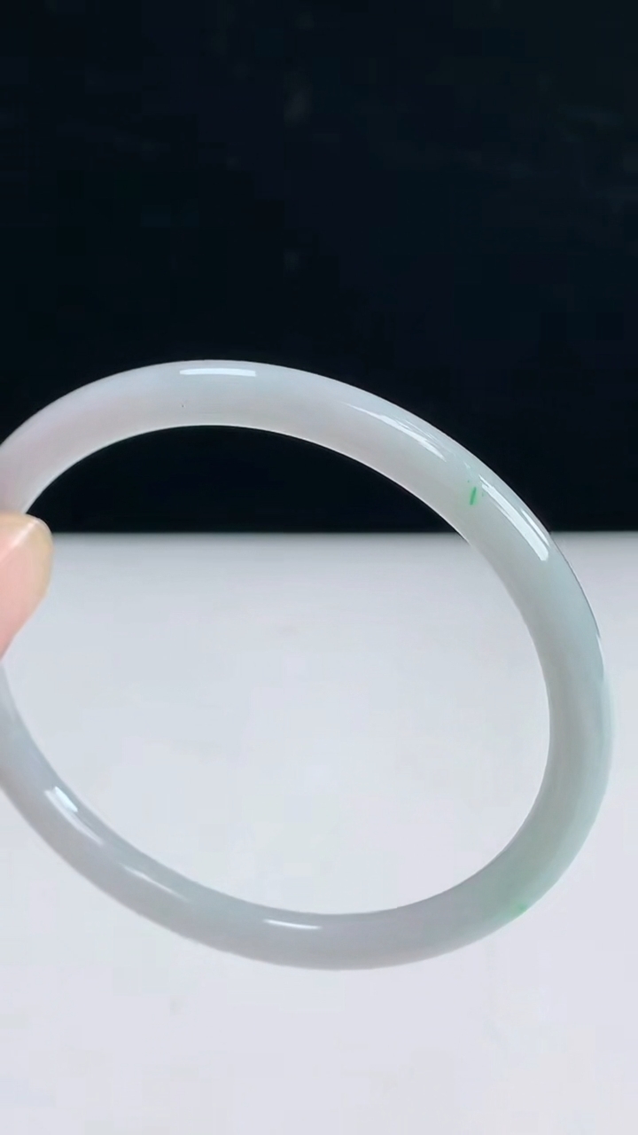 圈口56-57翡翠a圆条手镯尺寸57-5.4-5.9重:16.72g 2363月31日