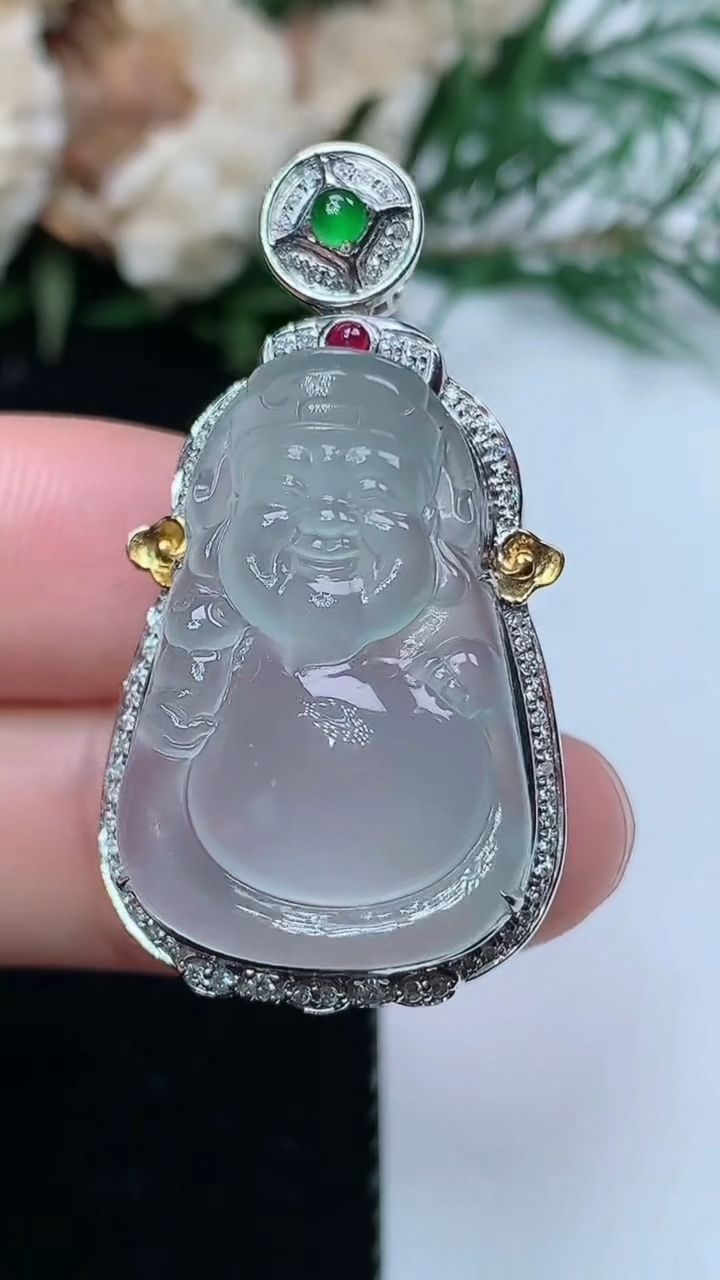 天然A货翡翠白冰财神爷吊坠，尺寸38.2-20.5-12.8，裸石25.7-17.4，重量:7.21g
3月31日，重量:7.21g