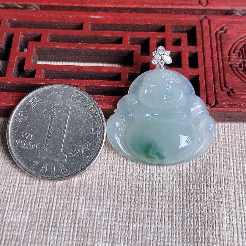 天然A货翡翠18K金扣头飘花佛公吊坠 
尺寸31-25-28-5.8mm 重量6.68g 0329