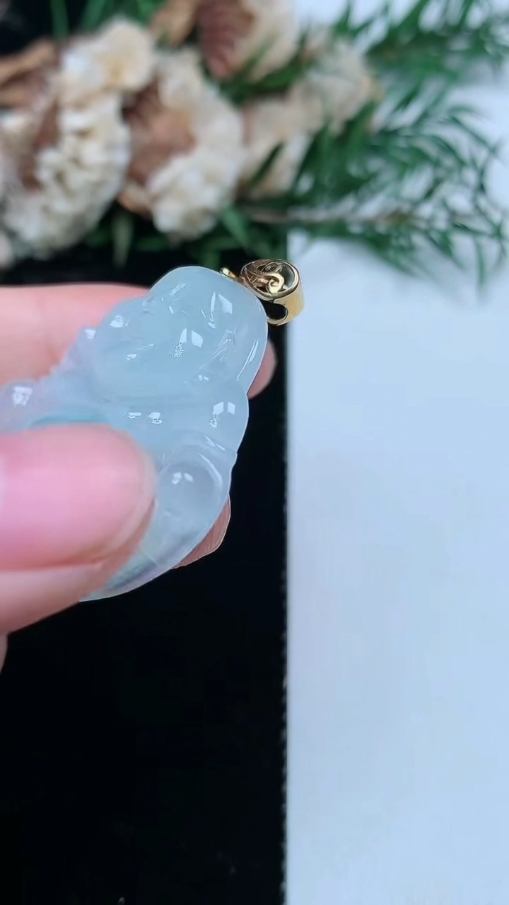 天然A货翡翠佛公吊坠，尺寸32.2-34.5-6.3，重量:10.37g
3月31日