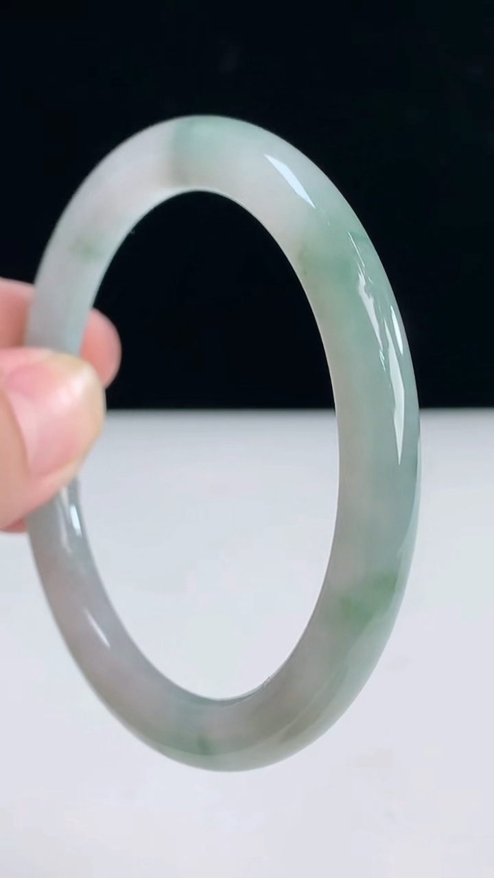 圈口54-55翡翠a圆条手镯尺寸55-6.4-7.6重:27.30g 2363月31日