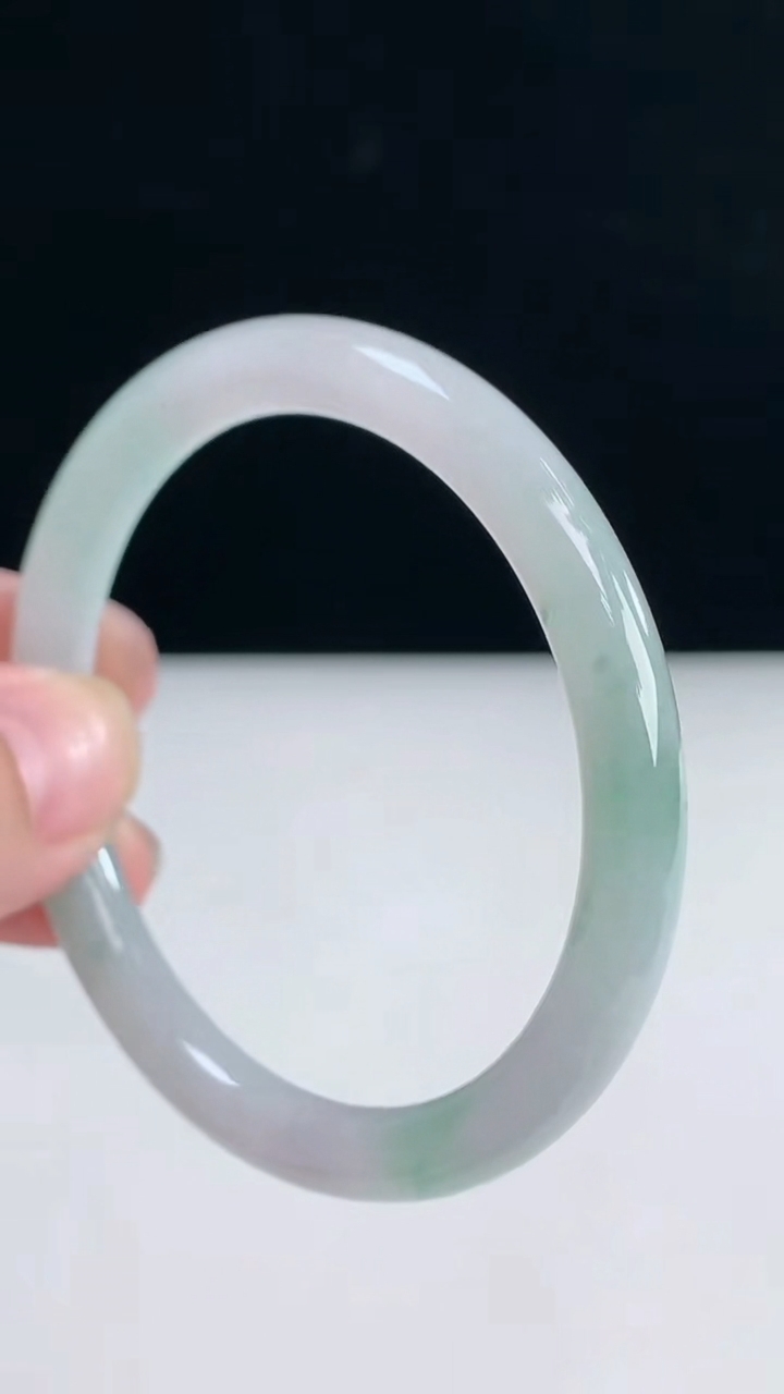 圈口52-53翡翠a圆条手镯尺寸52.5-7重:23.80g 2363月31日