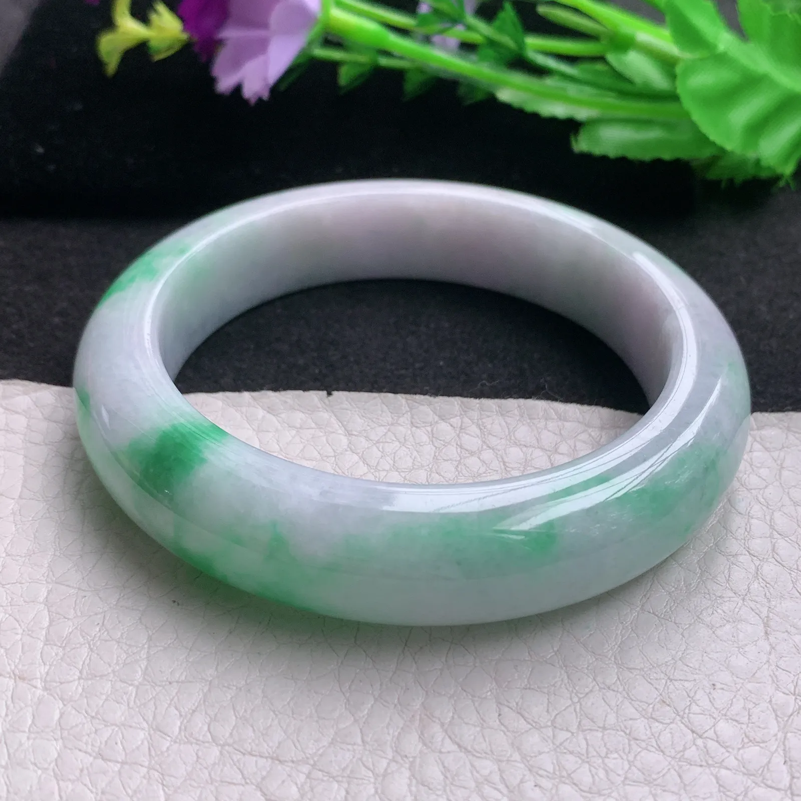 hh大圈口59.8*14.3*10mm天然缅甸翡翠A货玉手镯白底青厚装宽边正圈平安镯