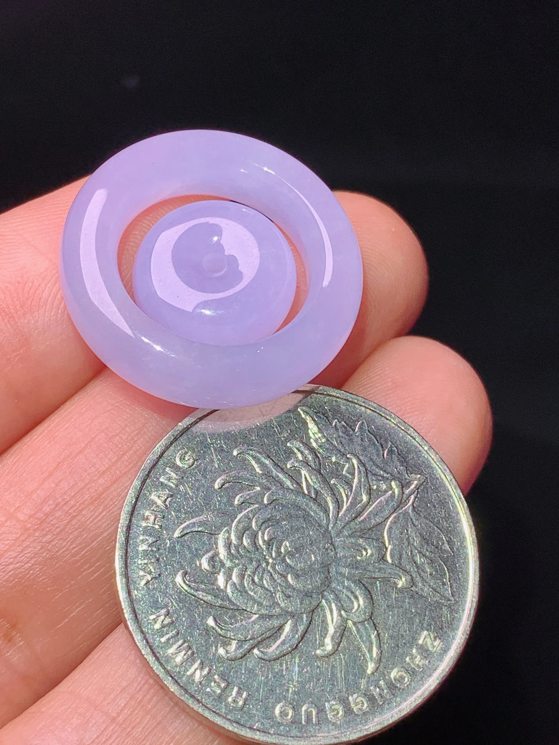 紫罗兰子母扣吊坠 玉质细腻 水润亮眼 整体尺寸21.2*5.5*4.2