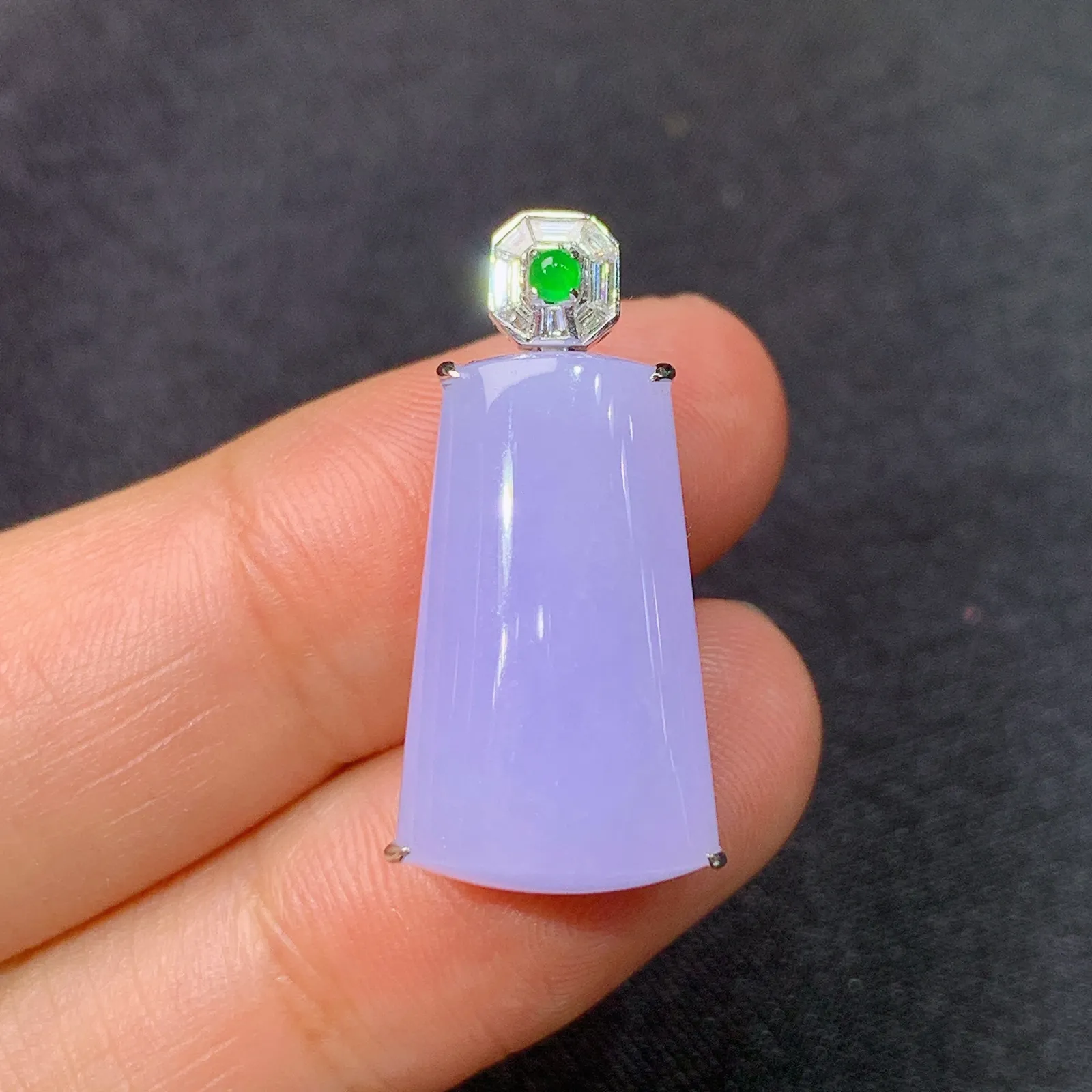 紫罗兰无事牌吊坠，18k金镶嵌，颜色鲜艳，温润细腻，Ych整体25.6*12.7*9.3