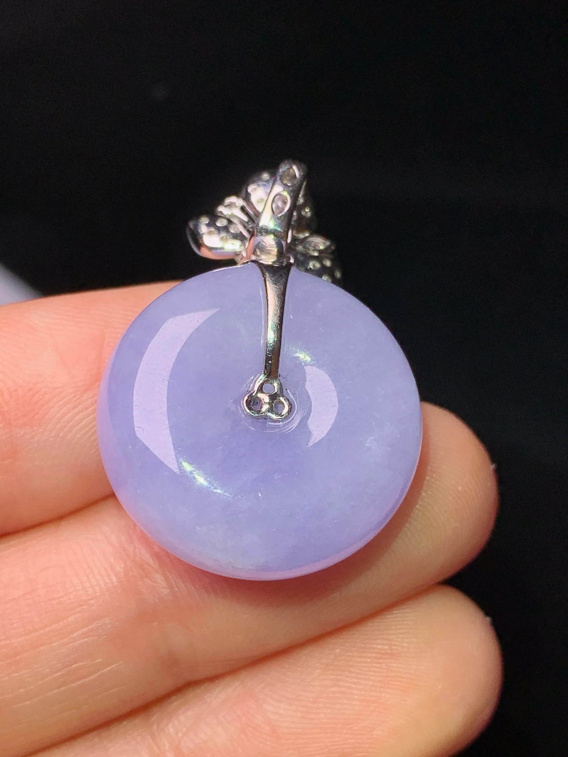 18k金钻镶嵌紫罗兰平安扣吊坠 玉质细腻 水润亮眼 整体尺寸30.2*20*9