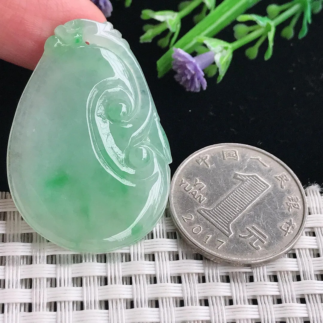 实拍A货翡翠40/28.5/4.3老坑冰润甜绿色如意吊坠翡翠玉如意挂件