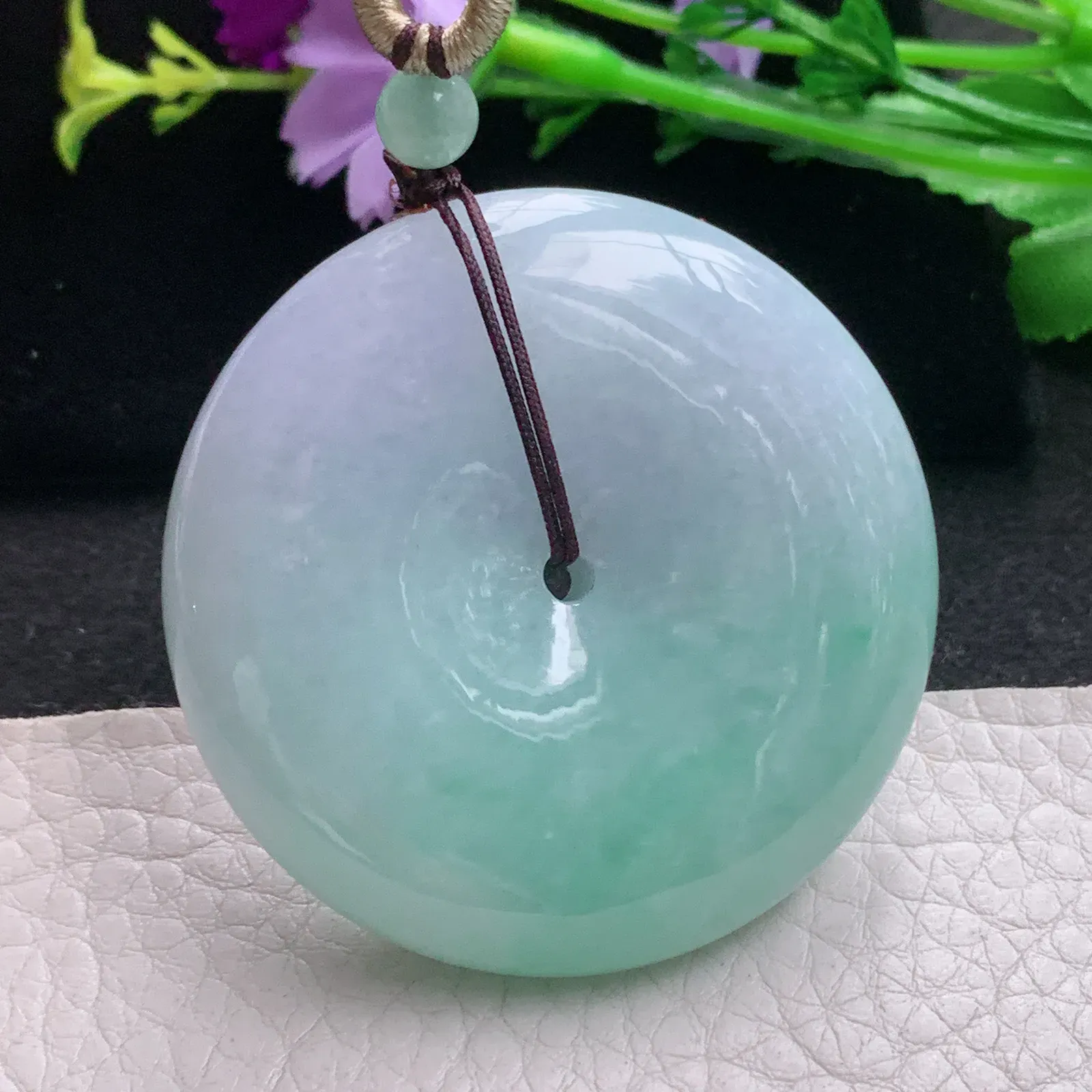 zen自然光49.8*12.3天然缅甸翡翠A货春带彩大平安扣 玉扣玉吊坠