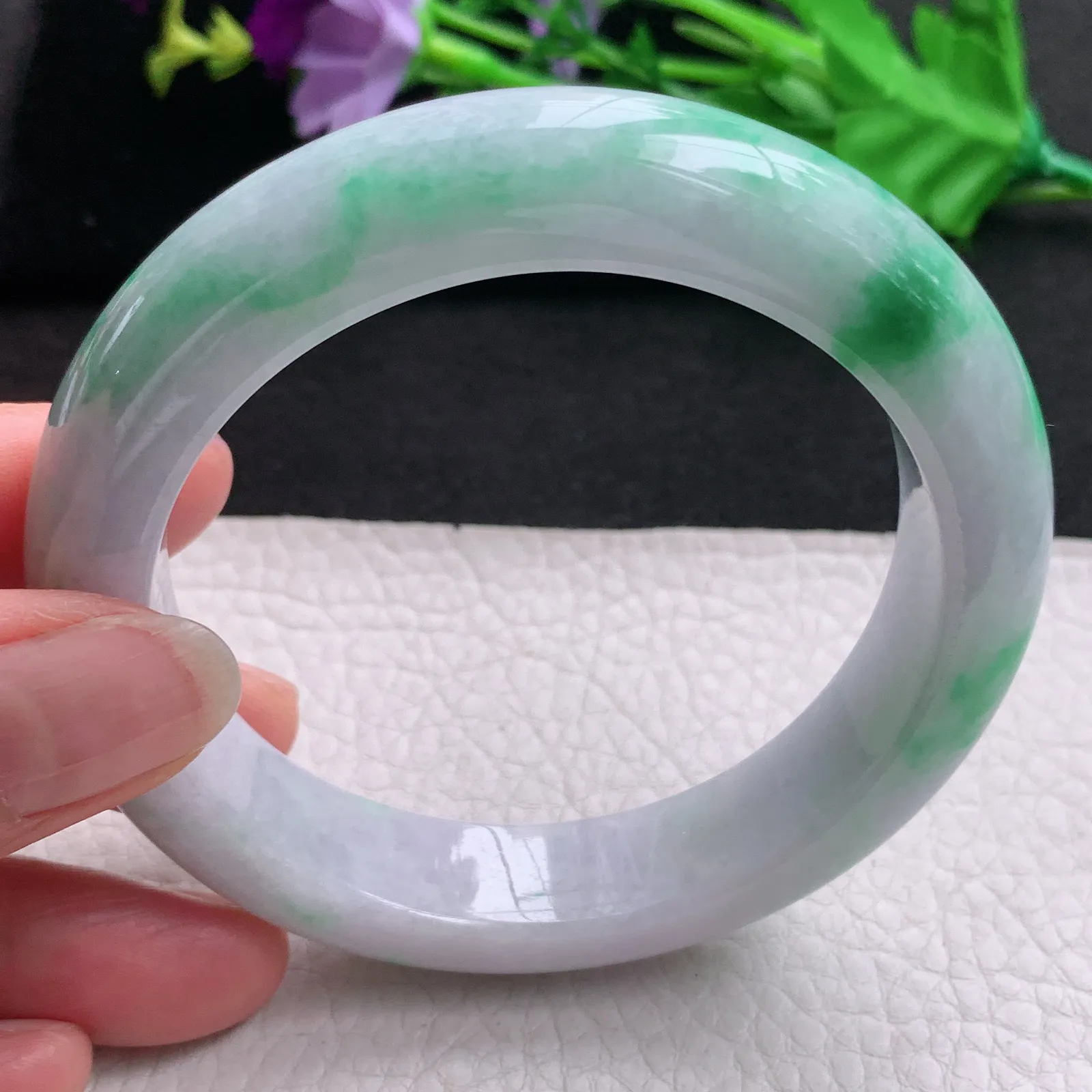 hh大圈口59.8*14.3*10mm天然缅甸翡翠A货玉手镯白底青厚装宽边正圈平安镯