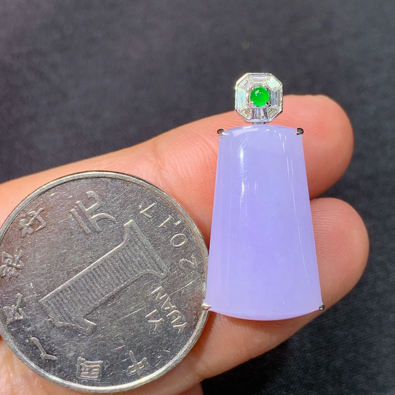 紫罗兰无事牌吊坠，18k金镶嵌，颜色鲜艳，温润细腻，Ych整体25.6*12.7*9.3