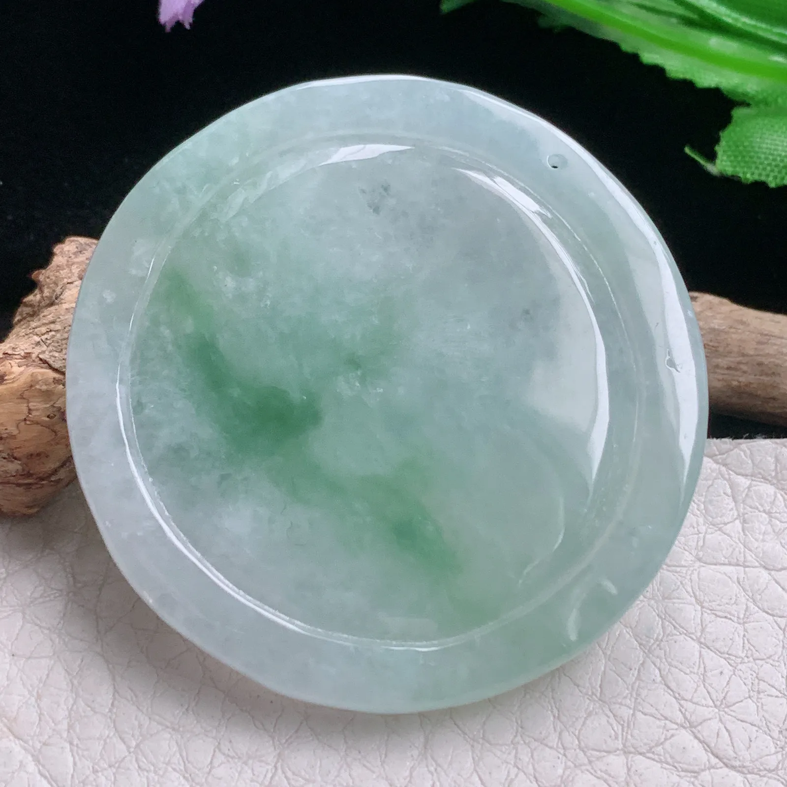 zen自然光49.3*6.8天然缅甸翡翠A货飘花持莲观音 玉观音玉吊坠