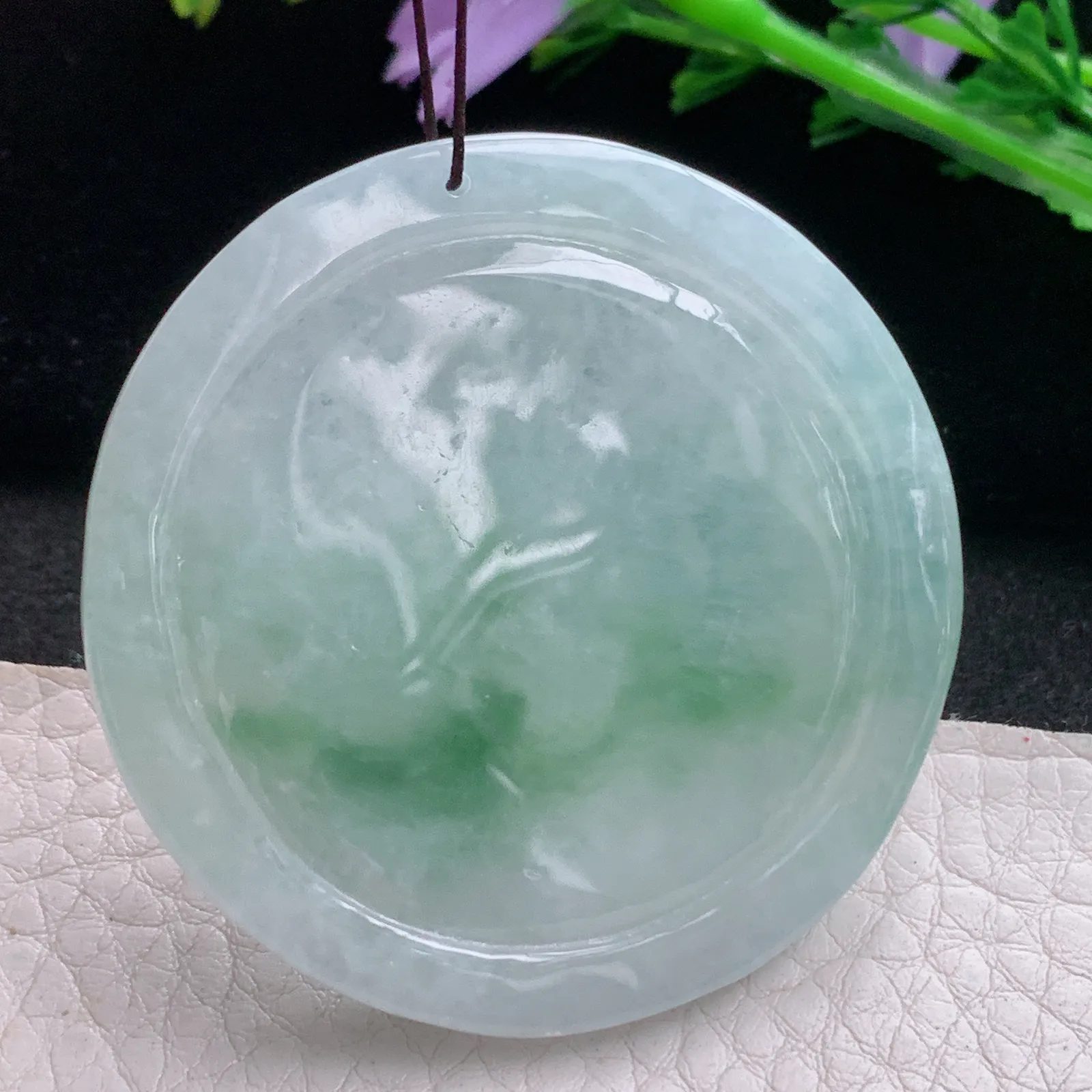 zen自然光49.3*6.8天然缅甸翡翠A货飘花持莲观音 玉观音玉吊坠