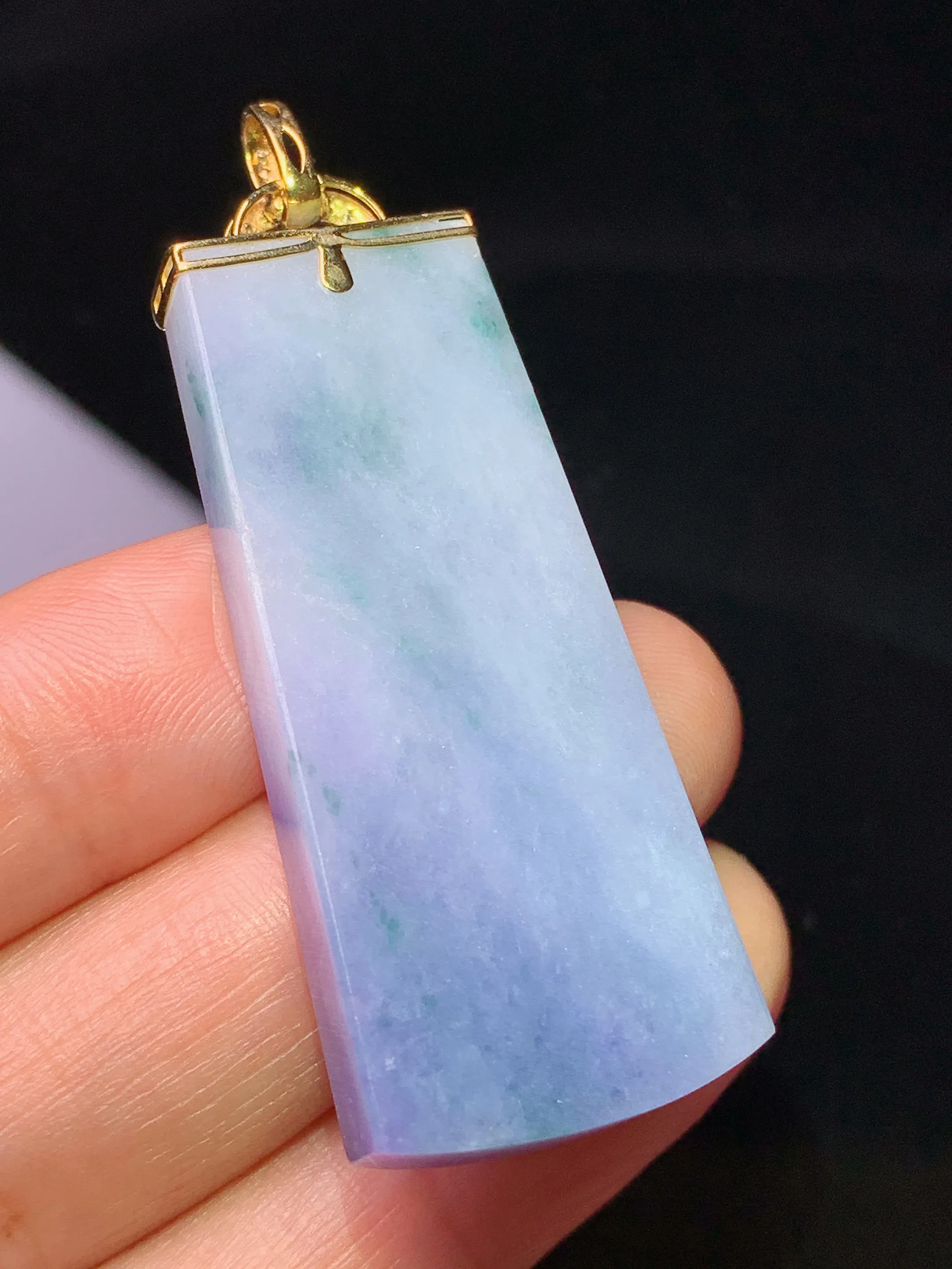 18k金钻镶嵌紫罗兰无事牌吊坠 玉质细腻 水润亮眼 整体尺寸52.5*18.8*5.5