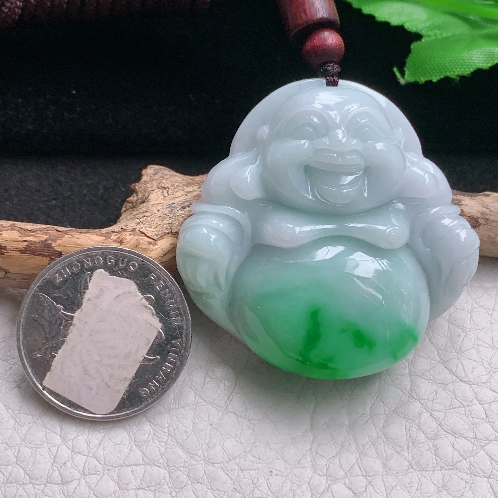 zen自然光43.6*44.5*13.3天然缅甸翡翠A货辣绿大佛公 开心佛玉吊坠