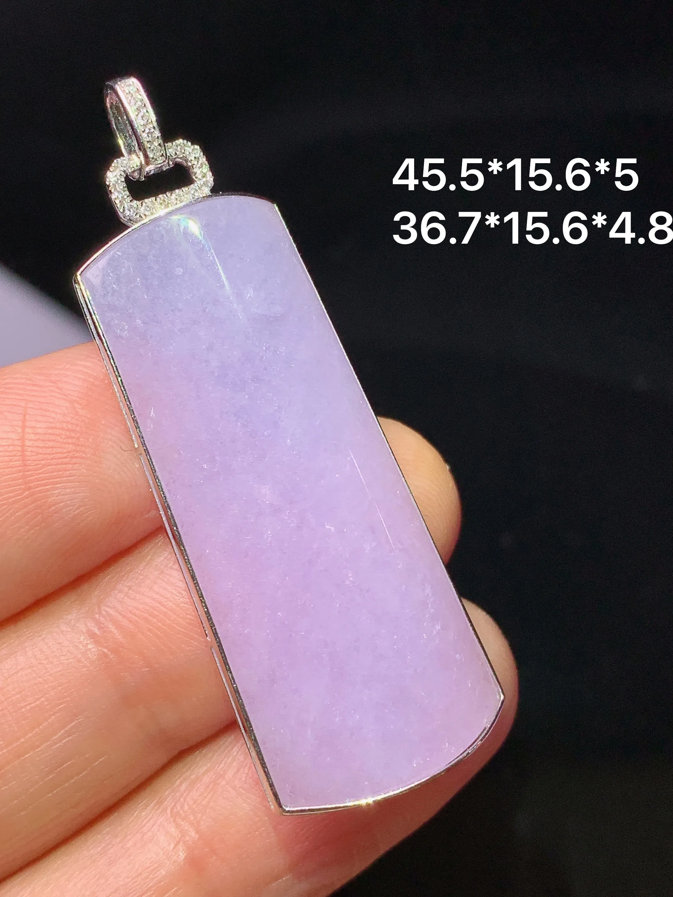 18k金钻镶嵌紫罗兰玉柱吊坠 玉质细腻 水润亮眼 整体尺寸45.5*15.6*5
