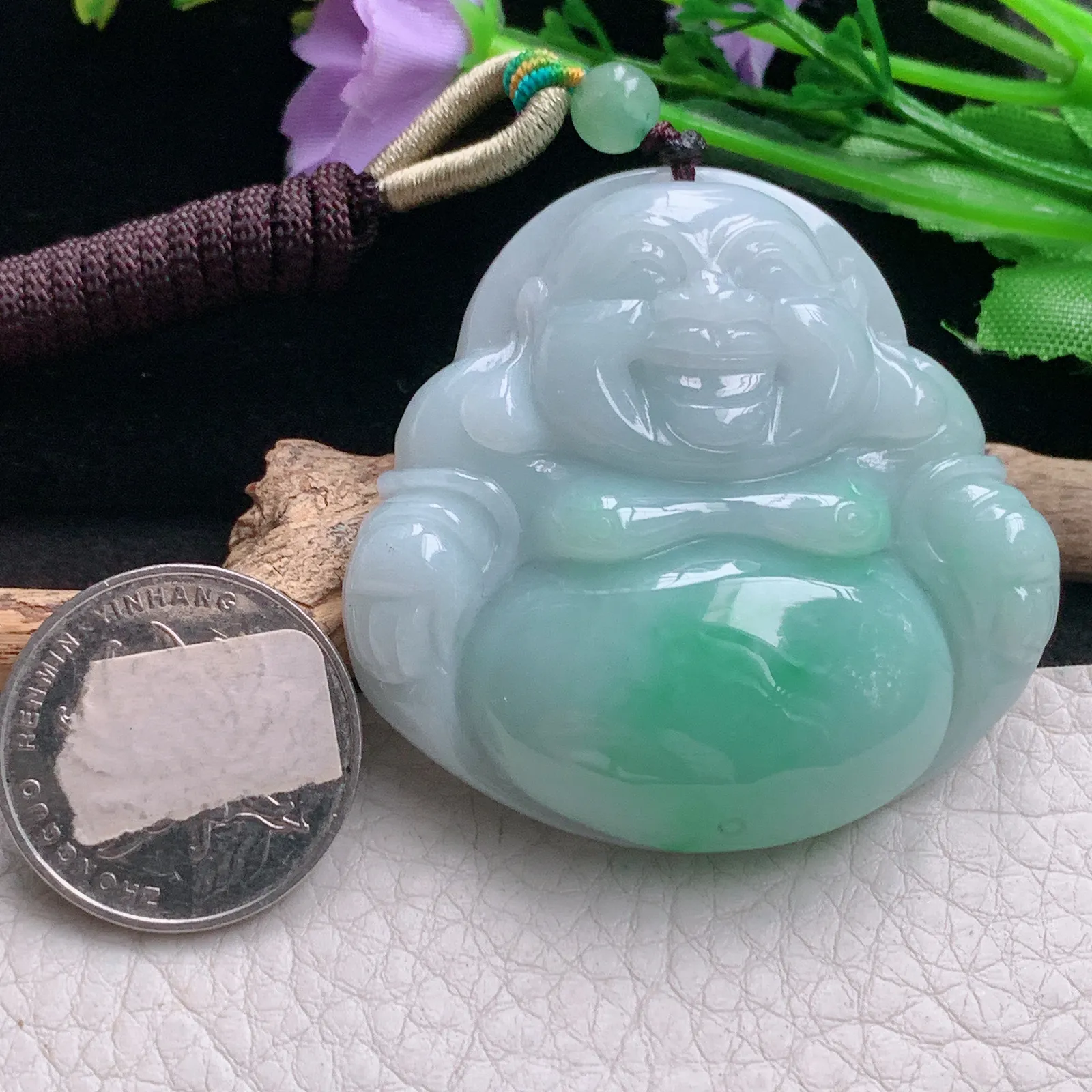 zen自然光49.5*51.5*12.3天然缅甸翡翠A货飘绿大佛公 开心佛玉吊坠 毛衣坠