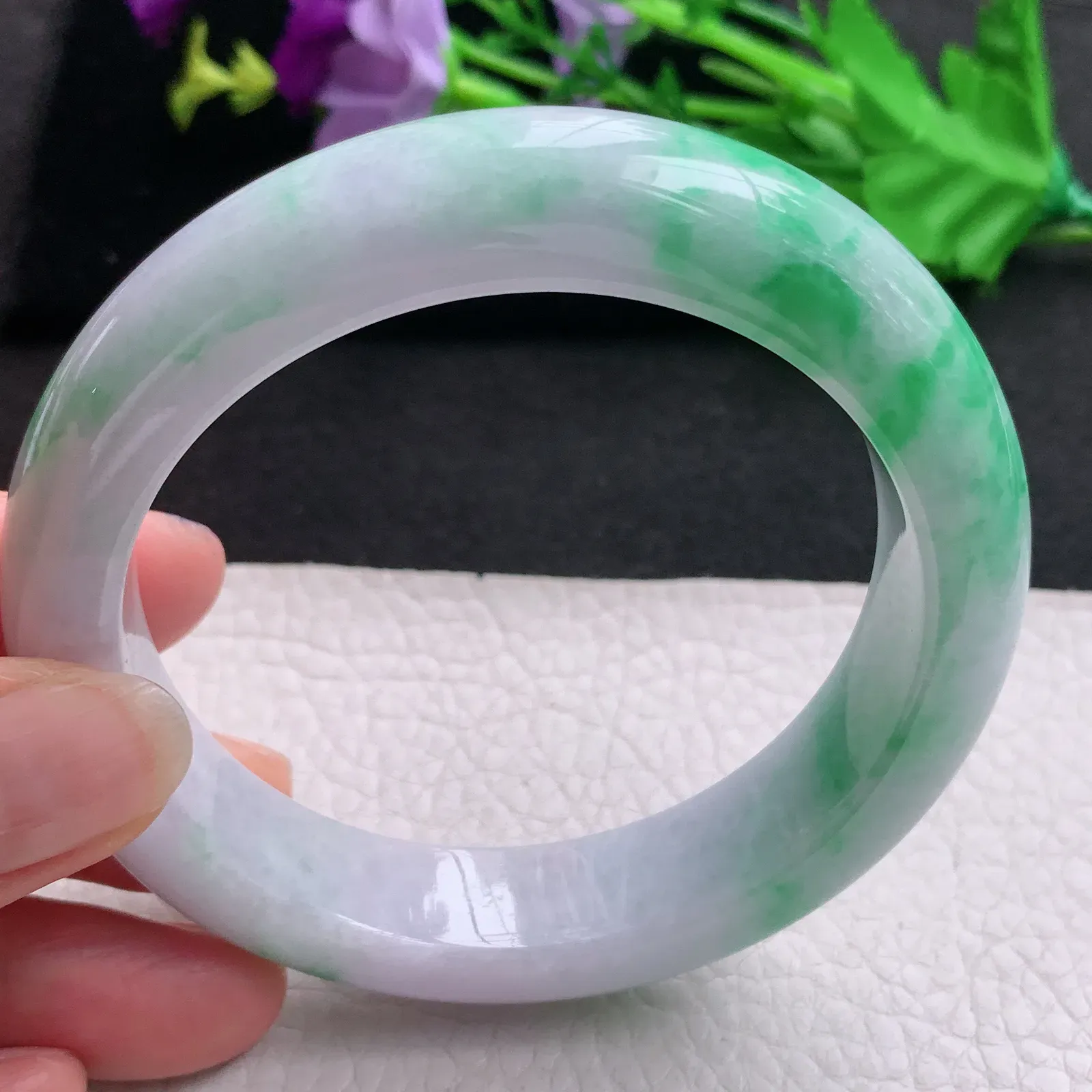 hh大圈口59.8*14.3*10mm天然缅甸翡翠A货玉手镯白底青厚装宽边正圈平安镯