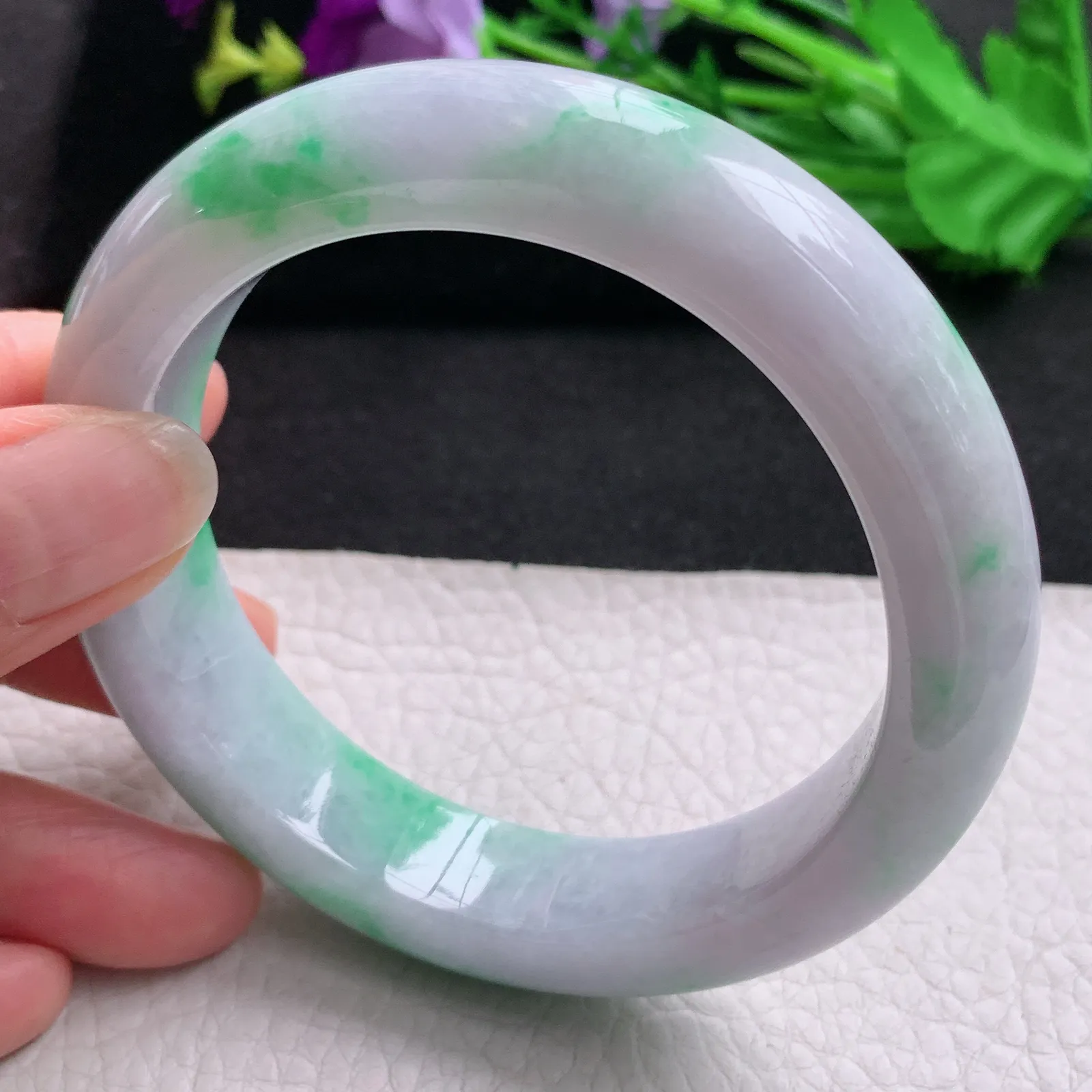 hh大圈口59.8*14.3*10mm天然缅甸翡翠A货玉手镯白底青厚装宽边正圈平安镯