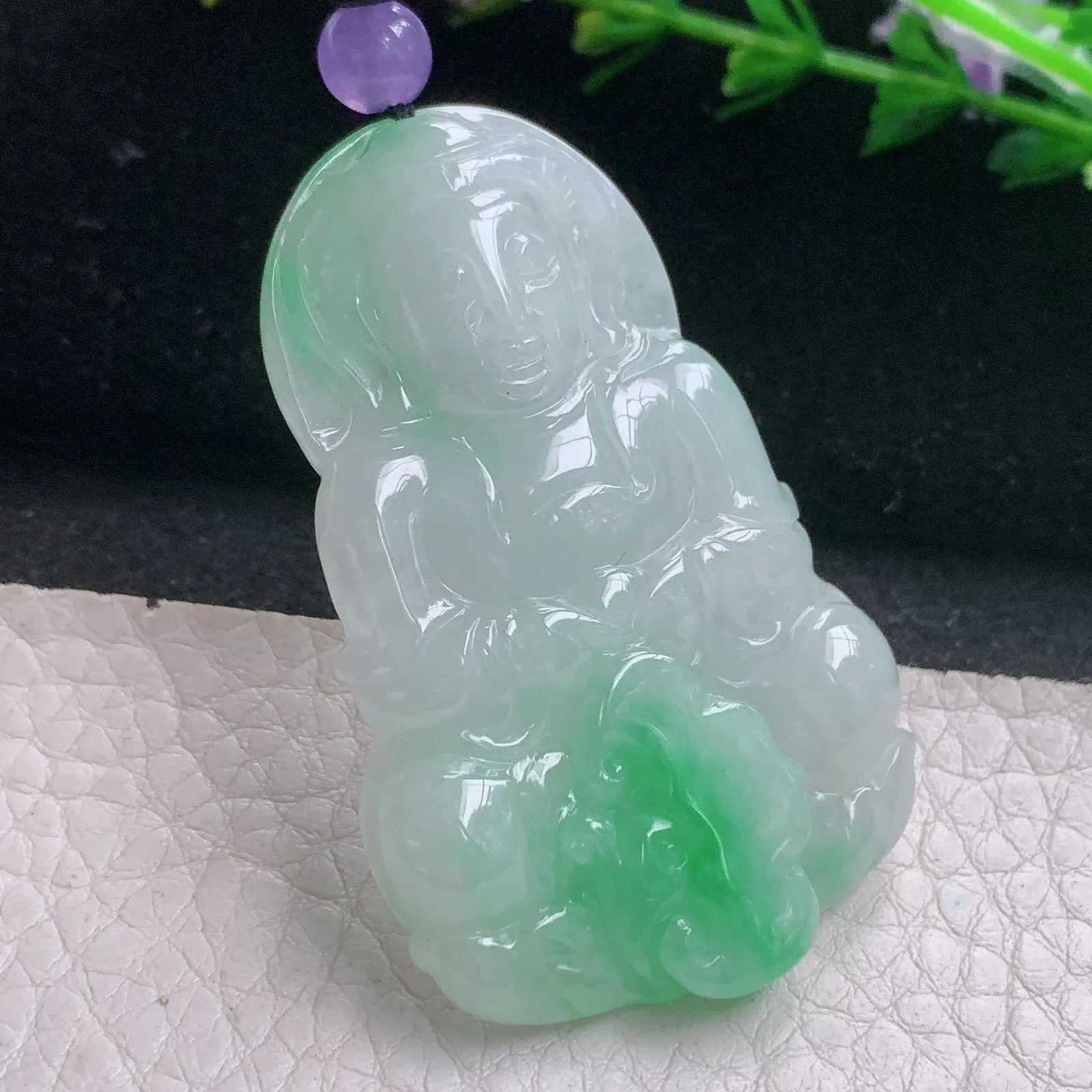 zen自然光51*33*6.6天然缅甸翡翠A货飘绿观音 玉观音玉吊坠