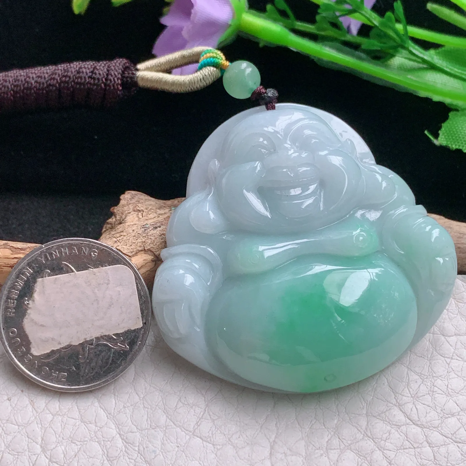 zen自然光49.5*51.5*12.3天然缅甸翡翠A货飘绿大佛公 开心佛玉吊坠 毛衣坠