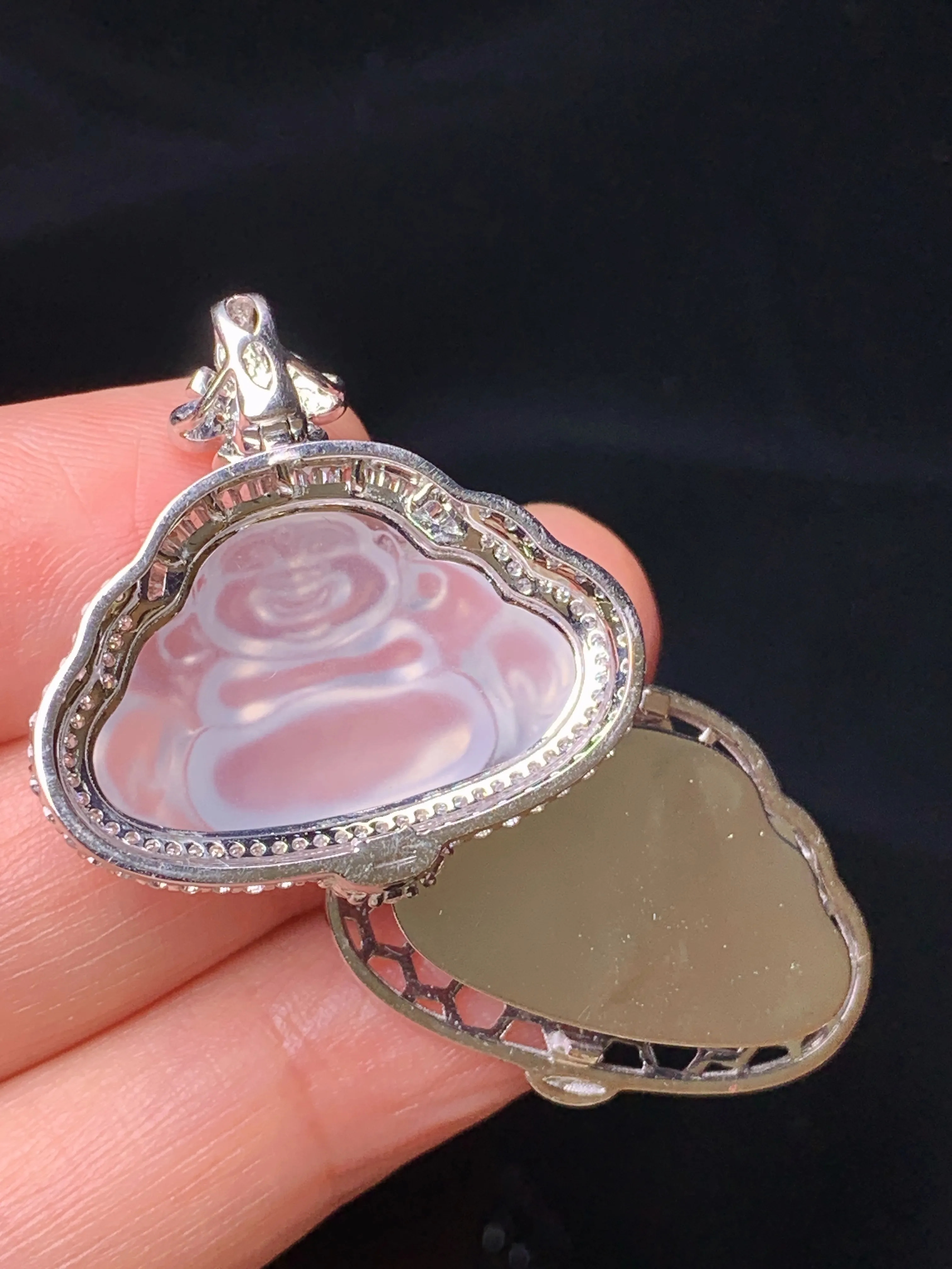 18k金钻镶嵌冰种佛公吊坠 玉质细腻 水润亮眼 整体尺寸27.6*27.1*9.3