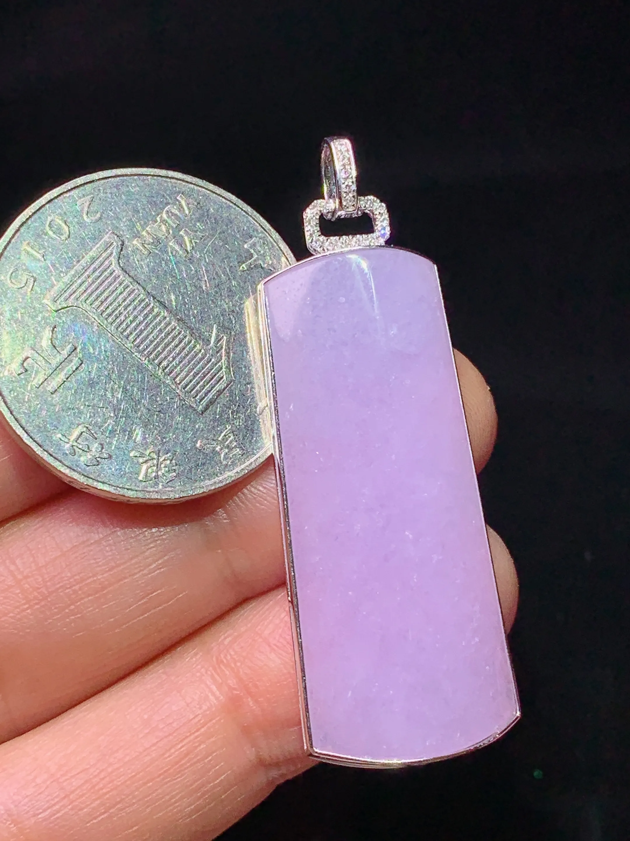 18k金钻镶嵌紫罗兰玉柱吊坠 玉质细腻 水润亮眼 整体尺寸45.5*15.6*5
