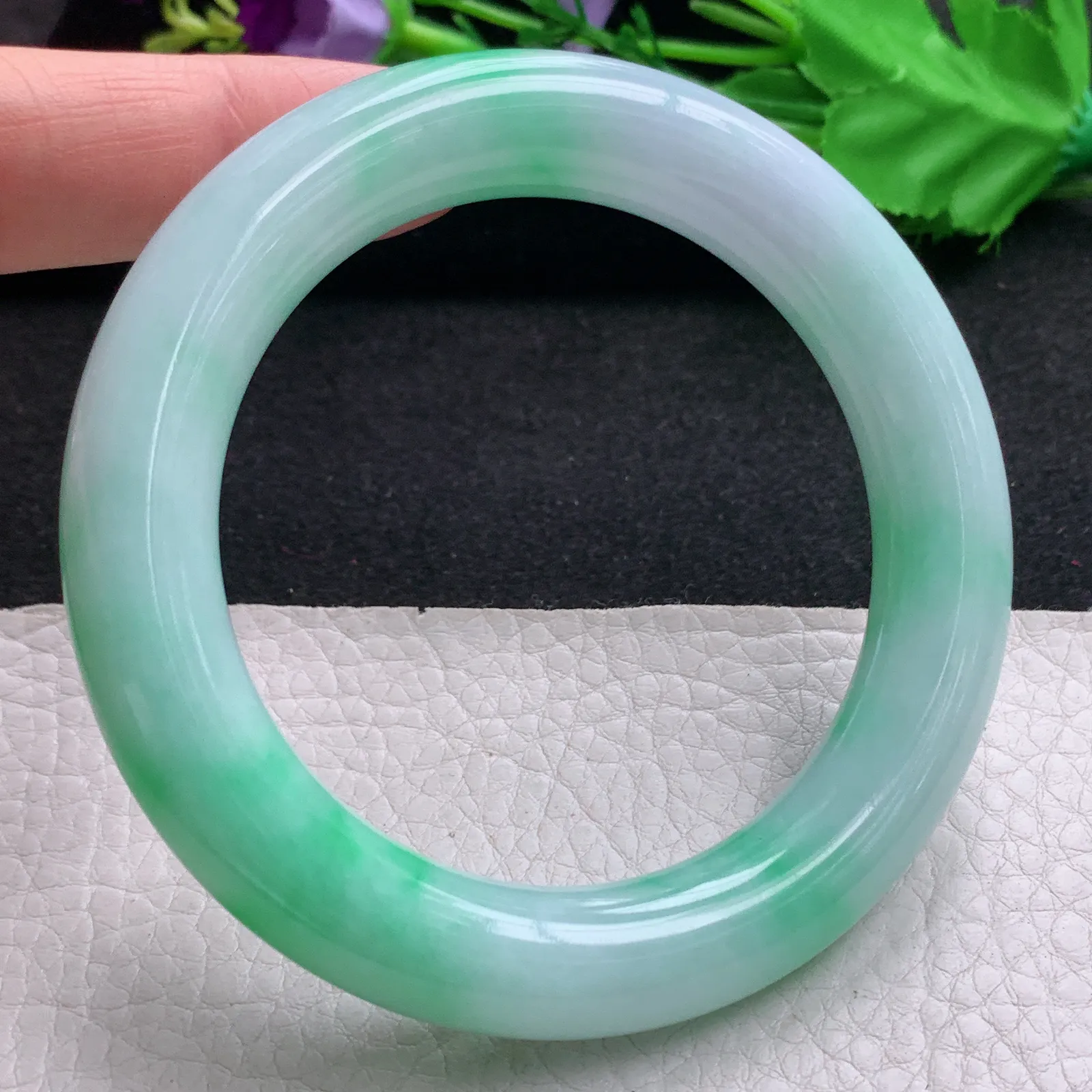 nr实拍58.5*12.5*12.3mm天然缅甸翡翠A货玉手镯春带彩圆条正圈平安镯