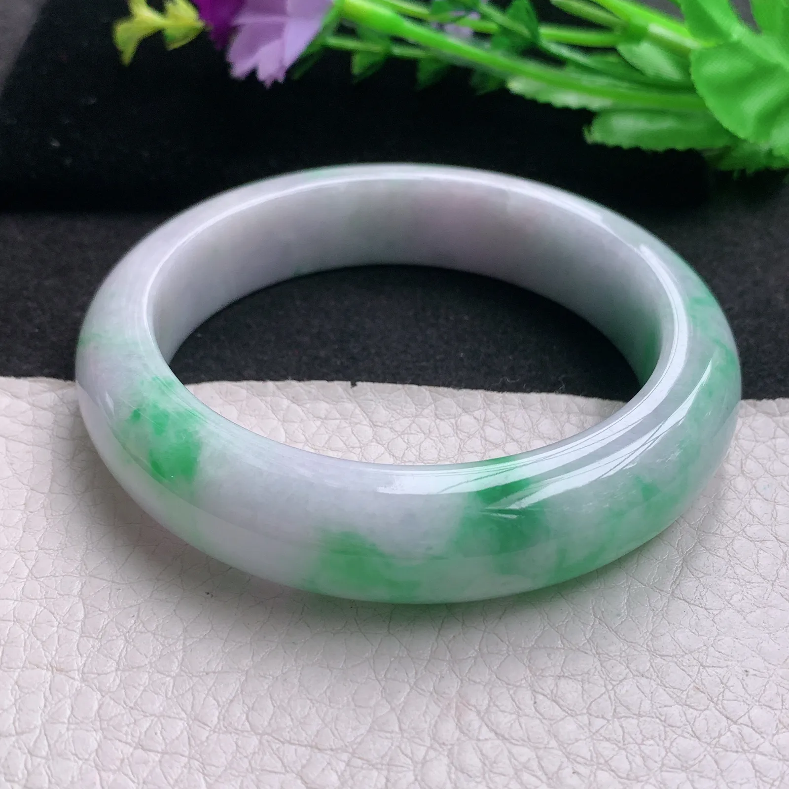 hh大圈口59.8*14.3*10mm天然缅甸翡翠A货玉手镯白底青厚装宽边正圈平安镯