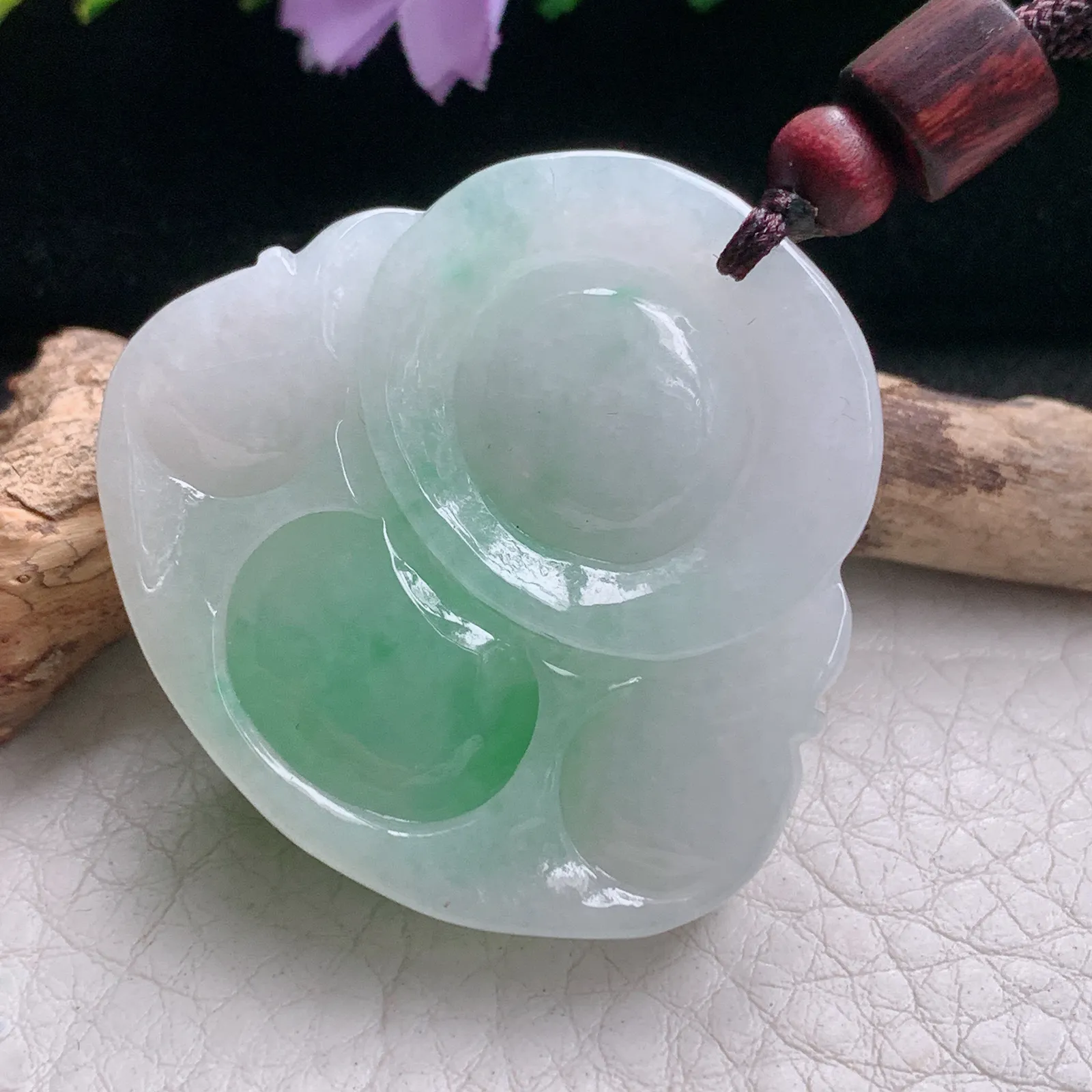 zen自然光37.5*39*12.5天然缅甸翡翠A货冰飘阳绿饱满大佛公 开心佛玉吊坠