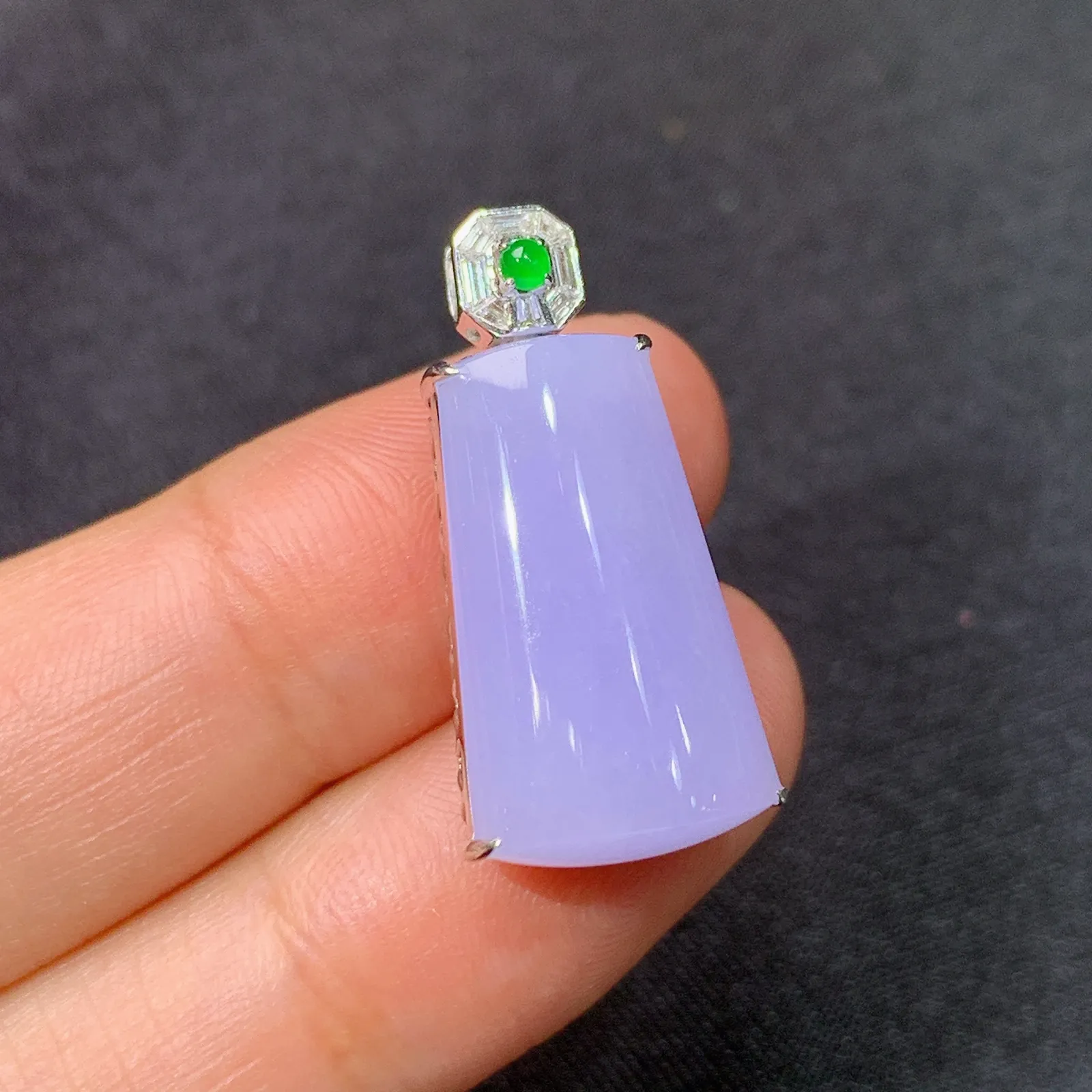 紫罗兰无事牌吊坠，18k金镶嵌，颜色鲜艳，温润细腻，Ych整体25.6*12.7*9.3