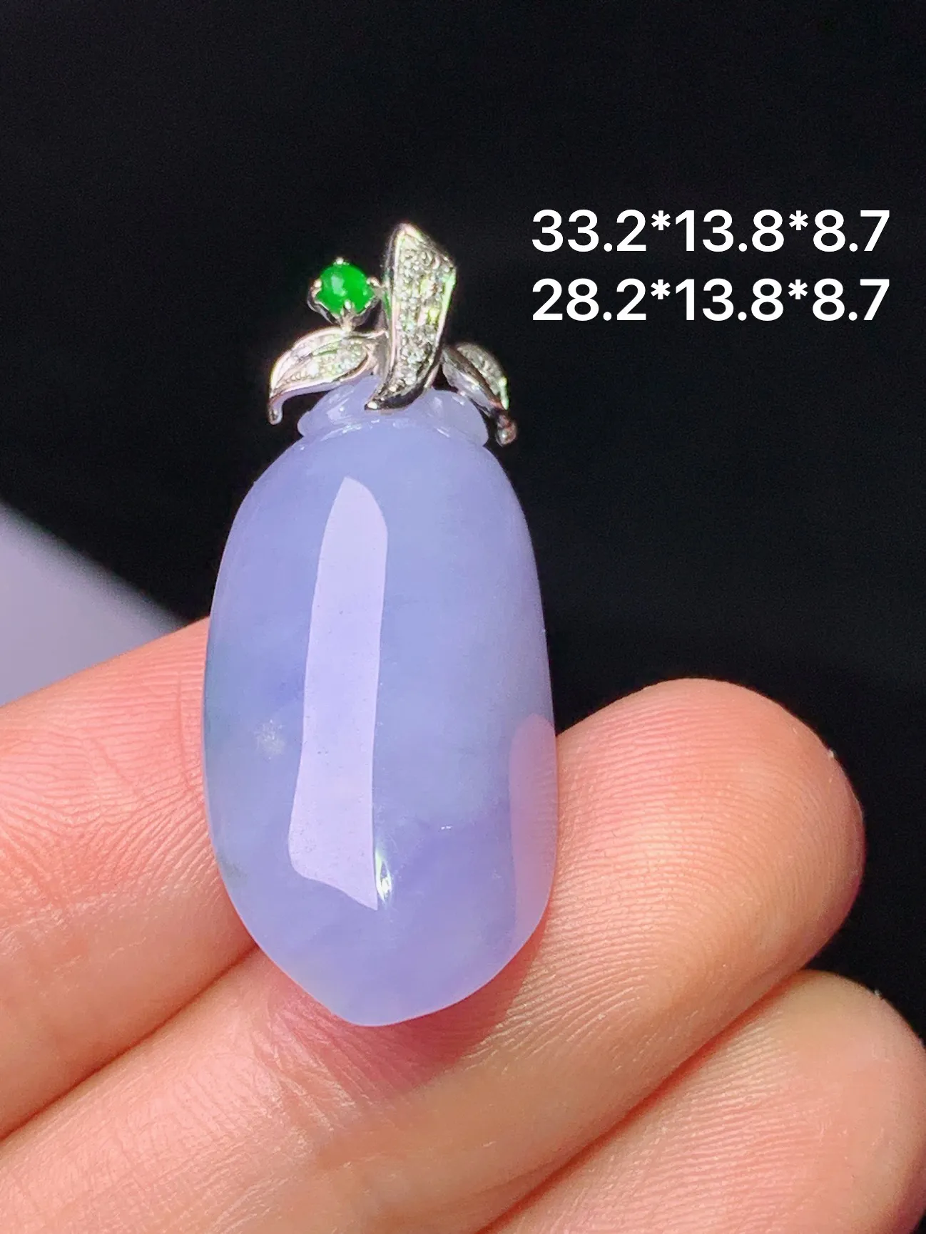 18k金钻镶嵌紫罗兰福瓜吊坠 玉质细腻 水润亮眼 整体尺寸33.2*13.8*8.7