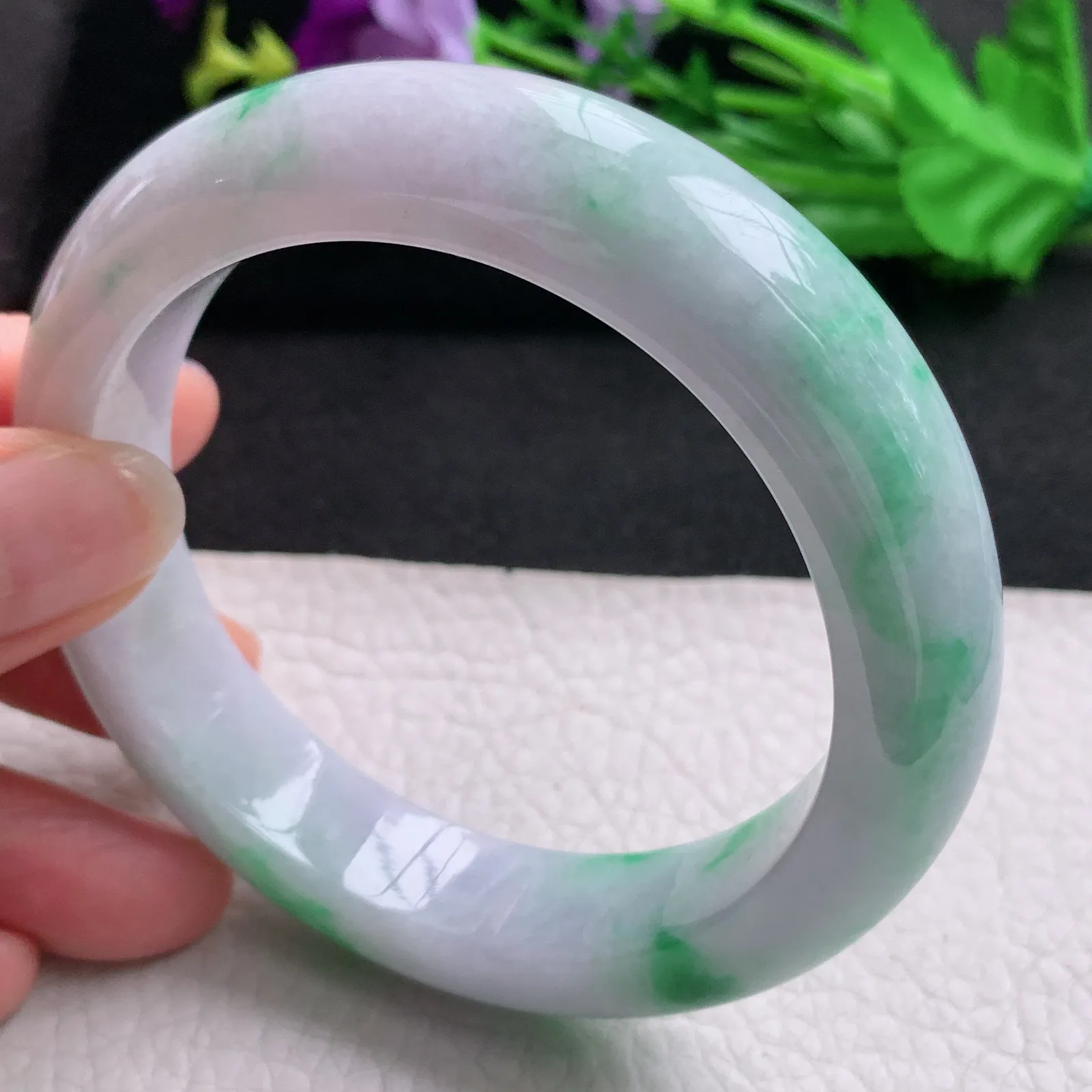 hh大圈口59.8*14.3*10mm天然缅甸翡翠A货玉手镯白底青厚装宽边正圈平安镯