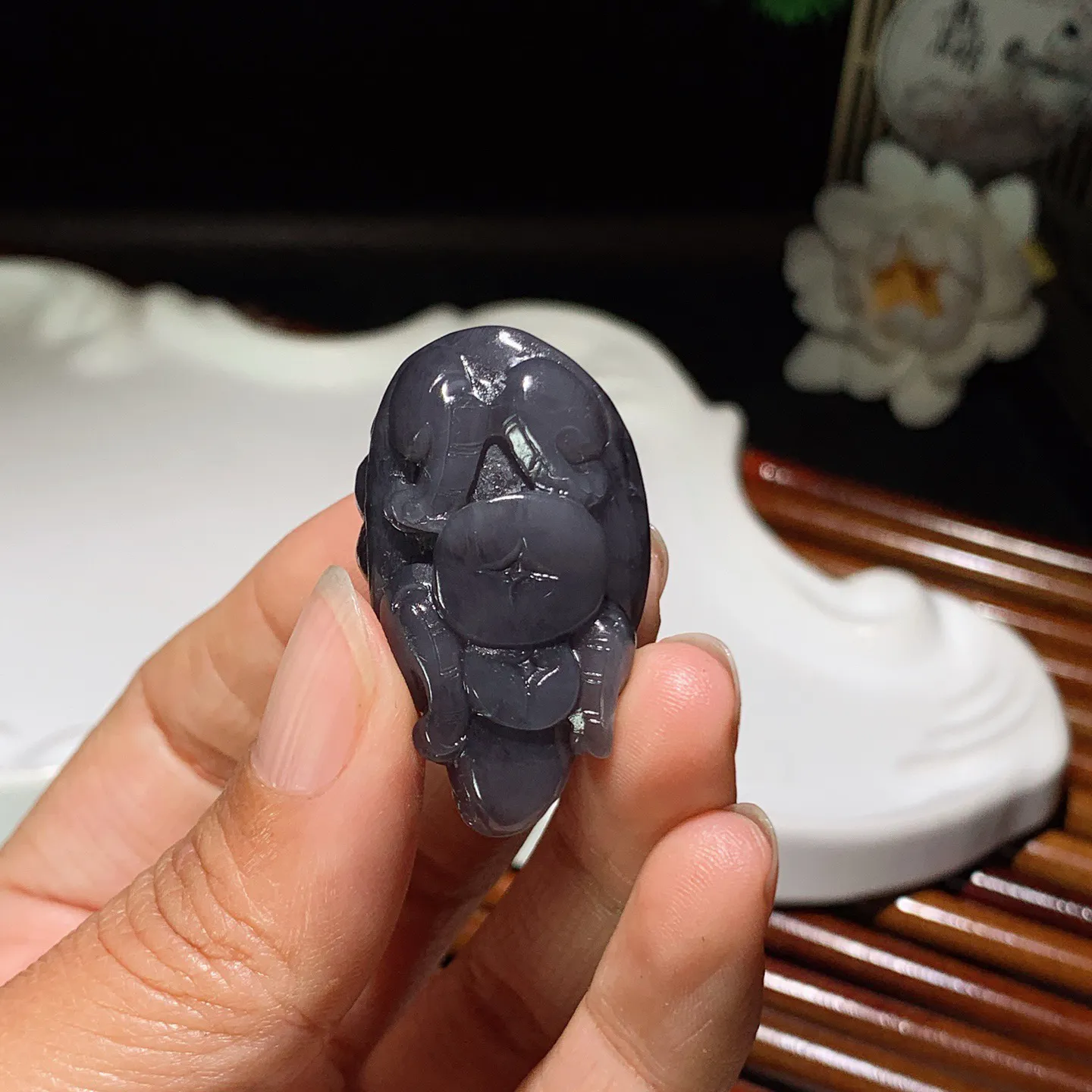 和田玉青海烟紫龙龟挂件。尺寸38/21/20重21.5克。玉质细腻油润。手推出油。品相大气。lt260227