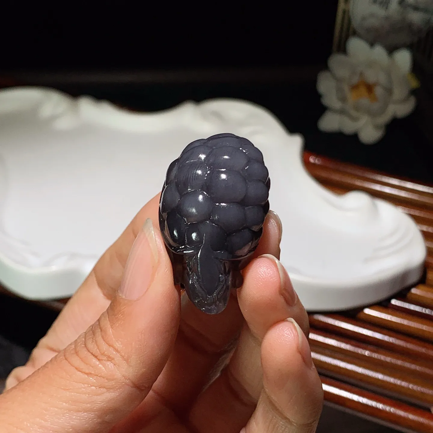 和田玉青海烟紫龙龟挂件。尺寸38/21/20重21.5克。玉质细腻油润。手推出油。品相大气。lt26