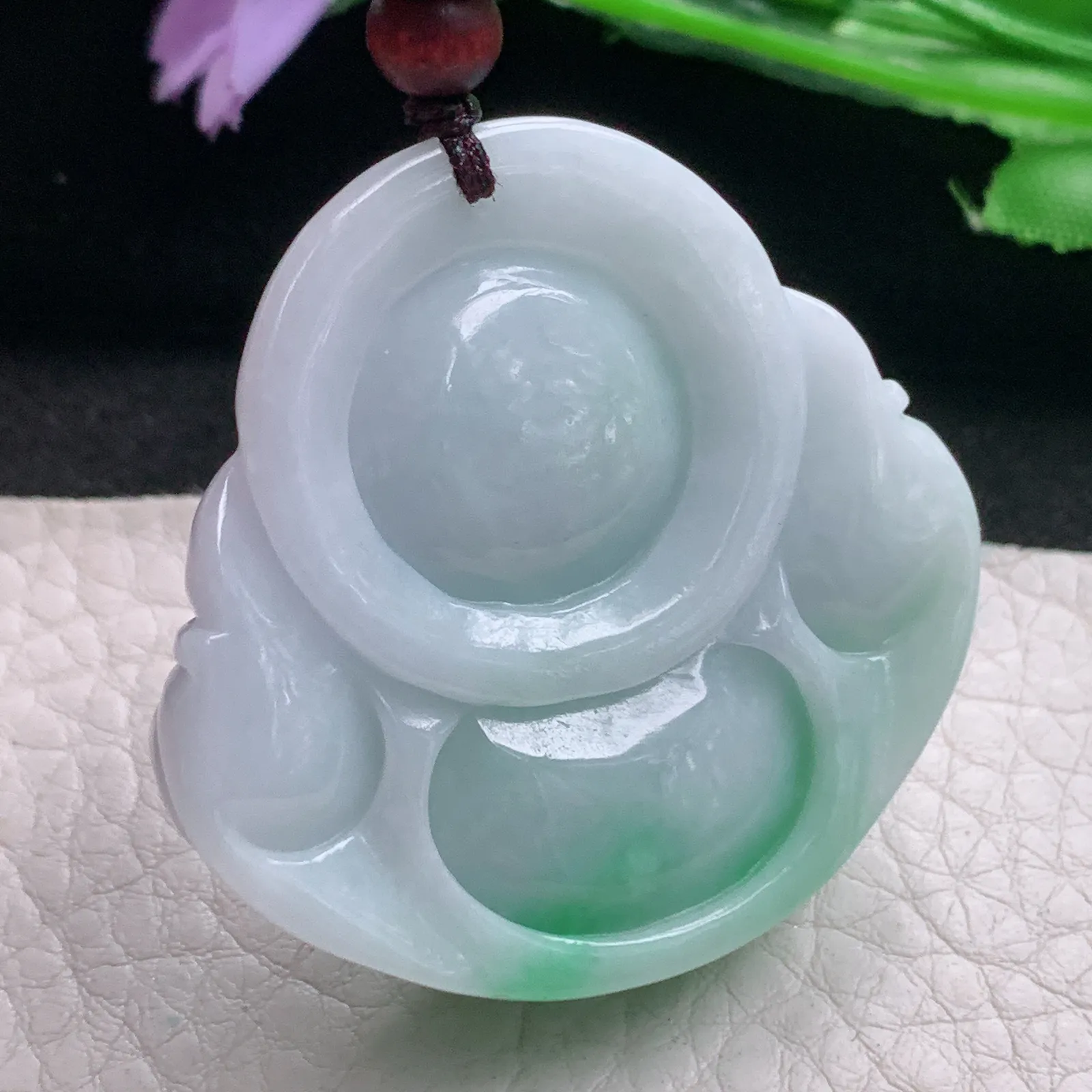 zen自然光43.6*44.5*13.3天然缅甸翡翠A货辣绿大佛公 开心佛玉吊坠