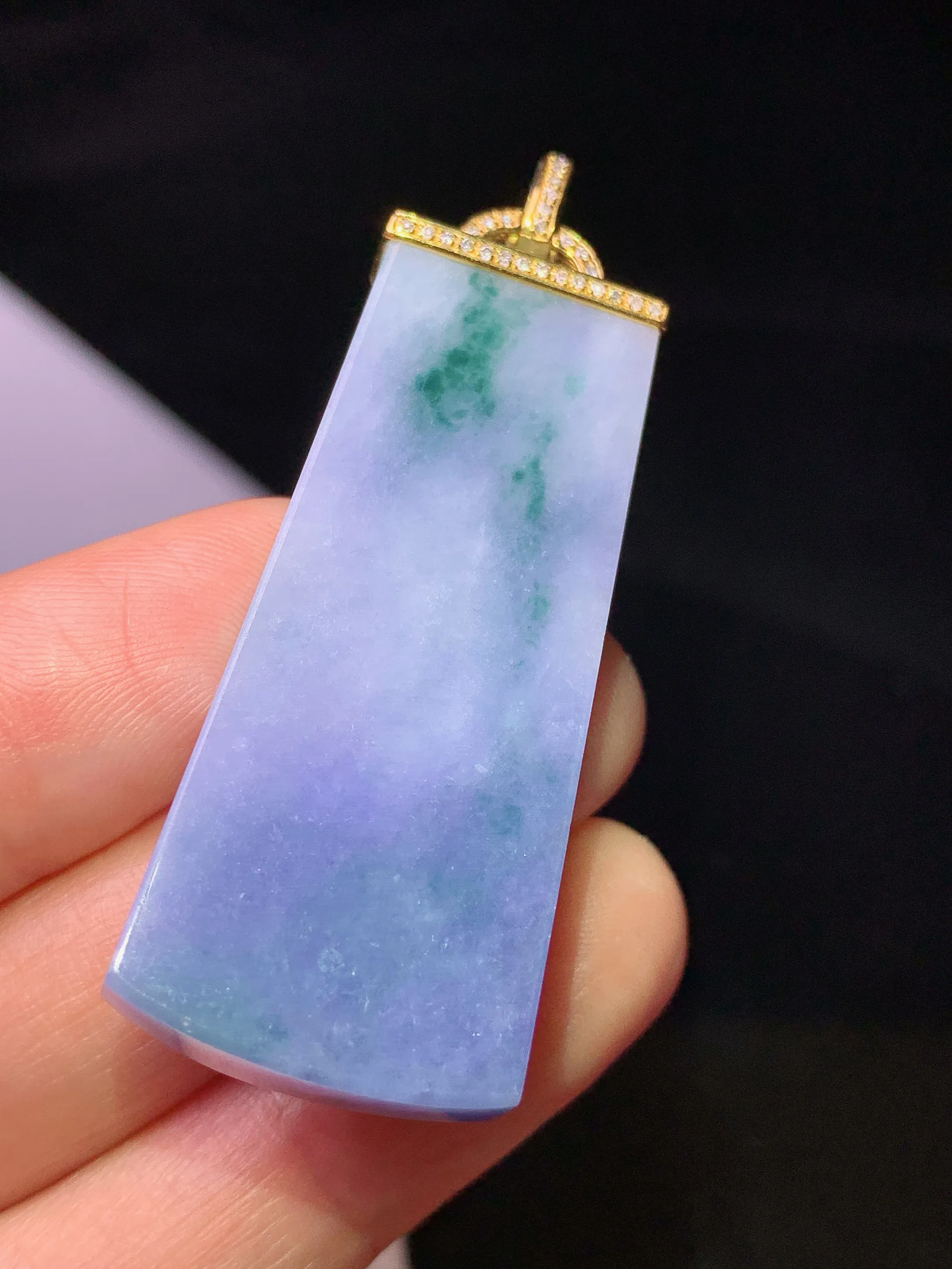 18k金钻镶嵌紫罗兰无事牌吊坠 玉质细腻 水润亮眼 整体尺寸52.5*18.8*5.5