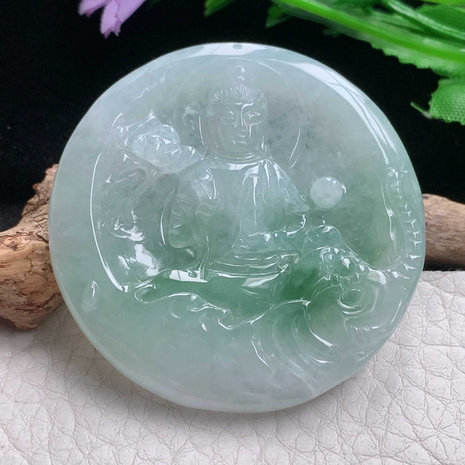 zen自然光49.3*6.8天然缅甸翡翠A货飘花持莲观音 玉观音玉吊坠