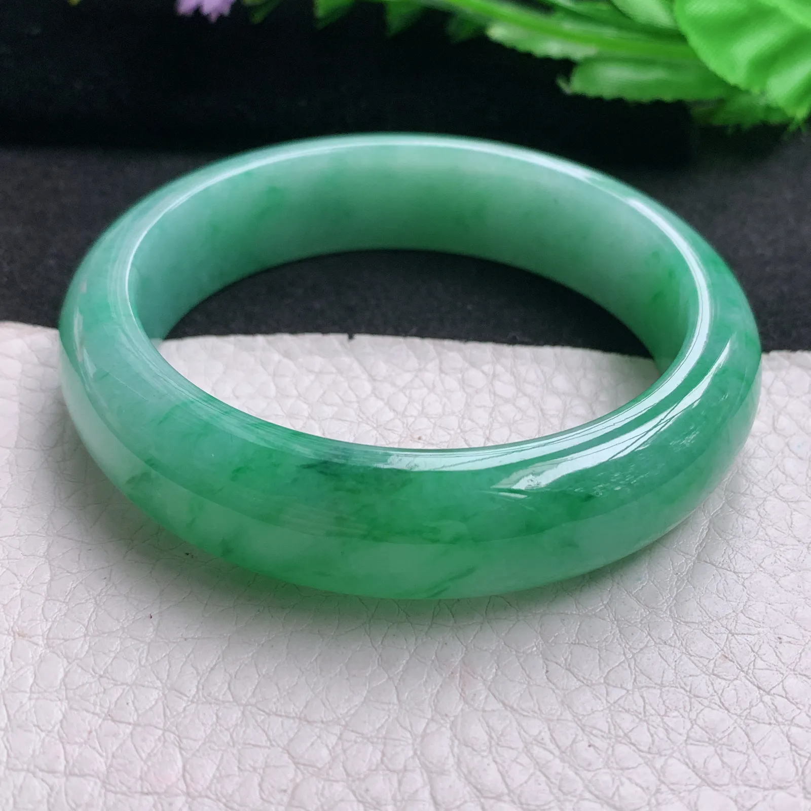 ss实拍57*14.8*8.2mm天然缅甸翡翠A货玉手镯辣绿水润宽边正圈平安镯