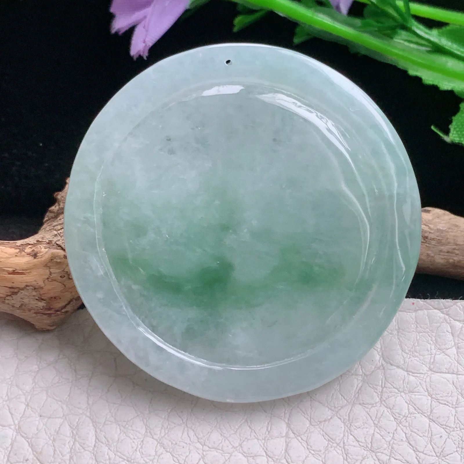 zen自然光49.3*6.8天然缅甸翡翠A货飘花持莲观音 玉观音玉吊坠