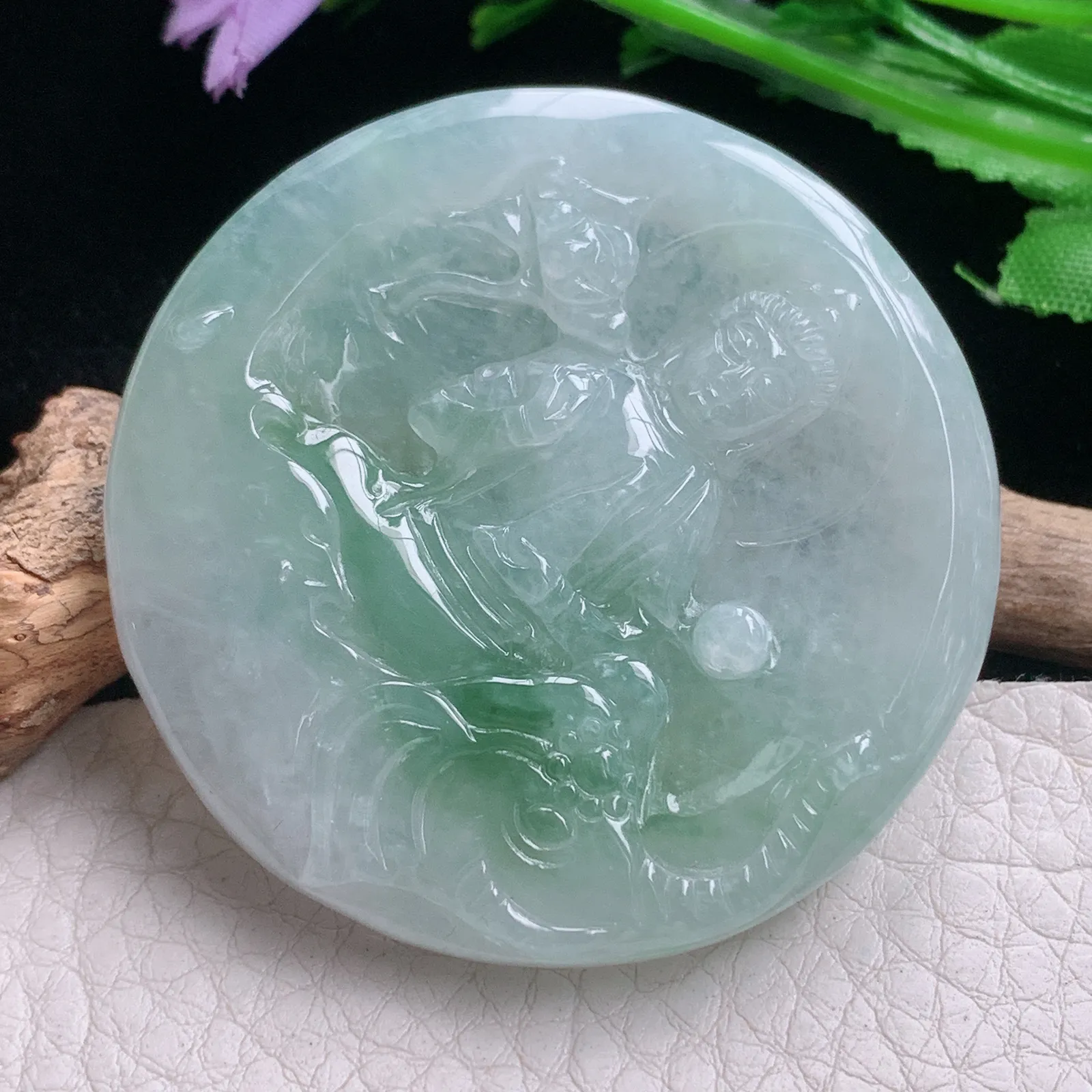 zen自然光49.3*6.8天然缅甸翡翠A货飘花持莲观音 玉观音玉吊坠