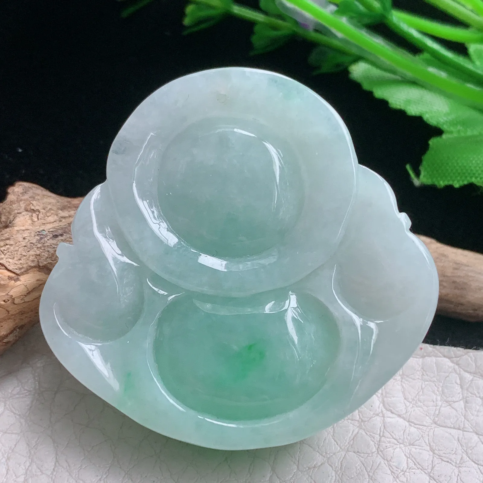 zen自然光45*46.5*12.3天然缅甸翡翠A货飘绿大佛公 开心佛玉吊坠